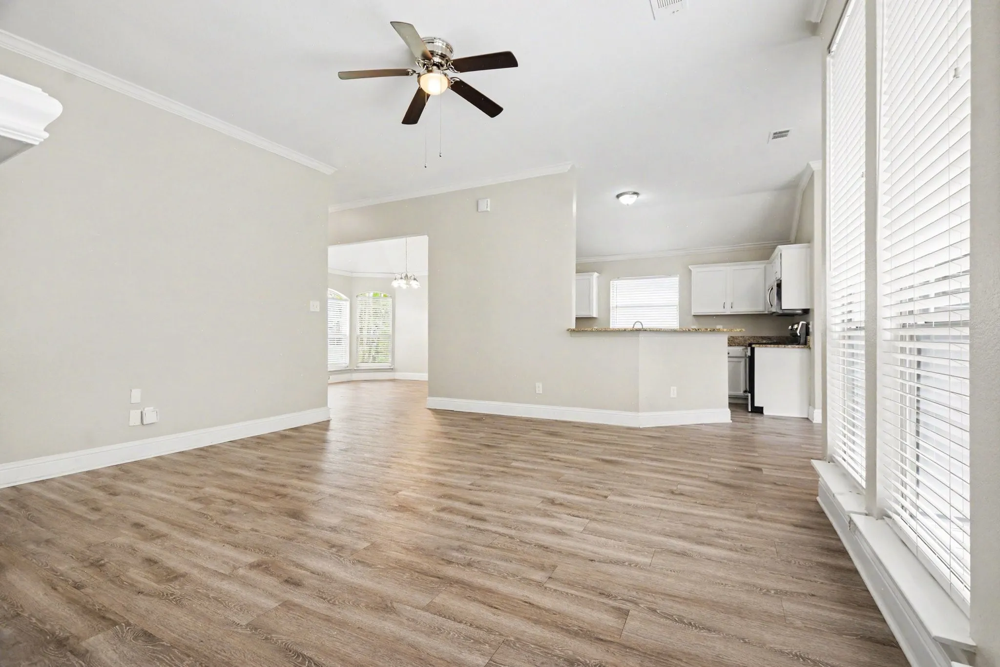 Single Family Residence For Sale in Collin County , 9901 Queens Road, Frisco, Texas 75035, 4 Bedroom, 2 Bathroom, 2 Garage spaces, 1,907 Sqft, built in 1997, mls#21287596, Real Estate Agent in Frisco, Homes For Sale in Collin county, Homes For Sale in Frisco, Realtor in Frisco Texas, Real Estate Brokerage Independent Realty Texas, Luminita Cordes Realtor