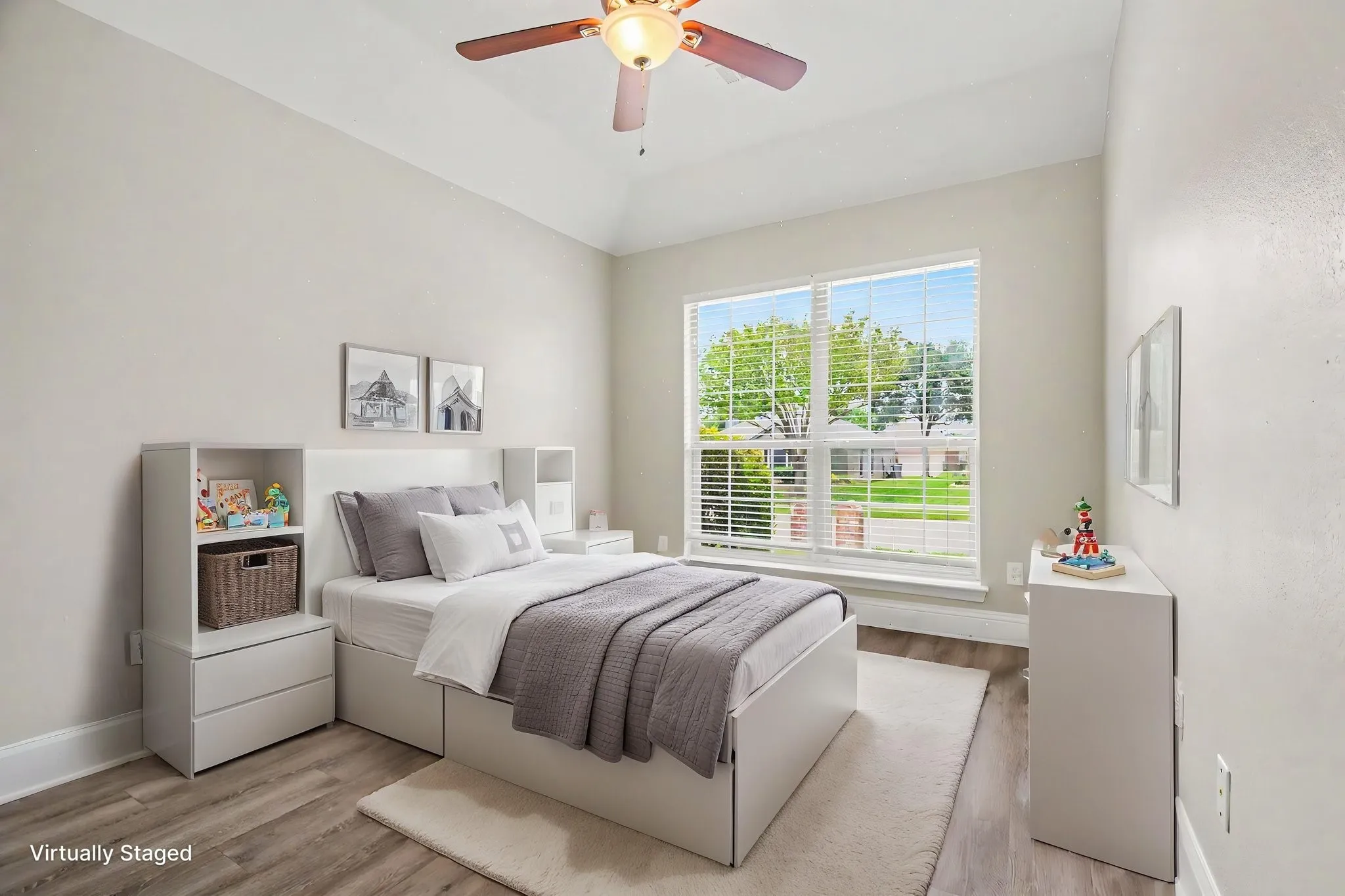 Single Family Residence For Sale in Collin County , 9901 Queens Road, Frisco, Texas 75035, 4 Bedroom, 2 Bathroom, 2 Garage spaces, 1,907 Sqft, built in 1997, mls#21287596, Real Estate Agent in Frisco, Homes For Sale in Collin county, Homes For Sale in Frisco, Realtor in Frisco Texas, Real Estate Brokerage Independent Realty Texas, Luminita Cordes Realtor