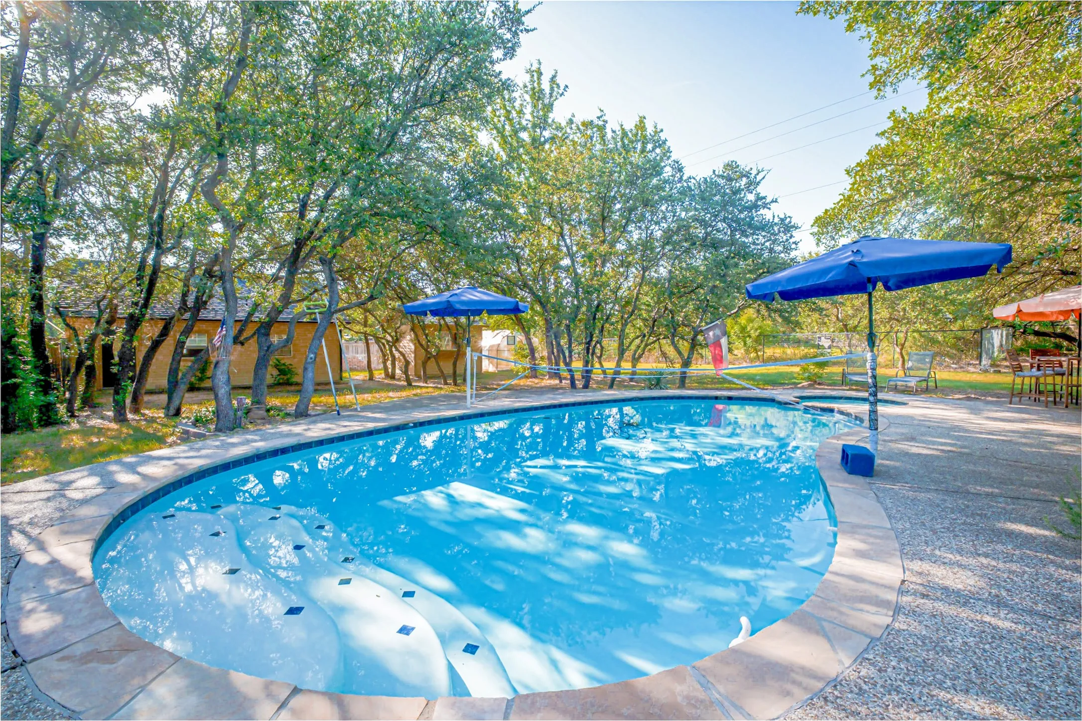 Single Family Residence For Sale in Parker County , 182 Lakeview Drive, Aledo, Texas 76008, 5 Bedroom, 4 Bathroom, 5 Garage spaces, 3,500 Sqft, built in 1999, mls#21287664, Real Estate Agent in Aledo, Homes For Sale in Parker county, Homes For Sale in Aledo, Realtor in Aledo Texas, Real Estate Brokerage Independent Realty Texas, Luminita Cordes Realtor