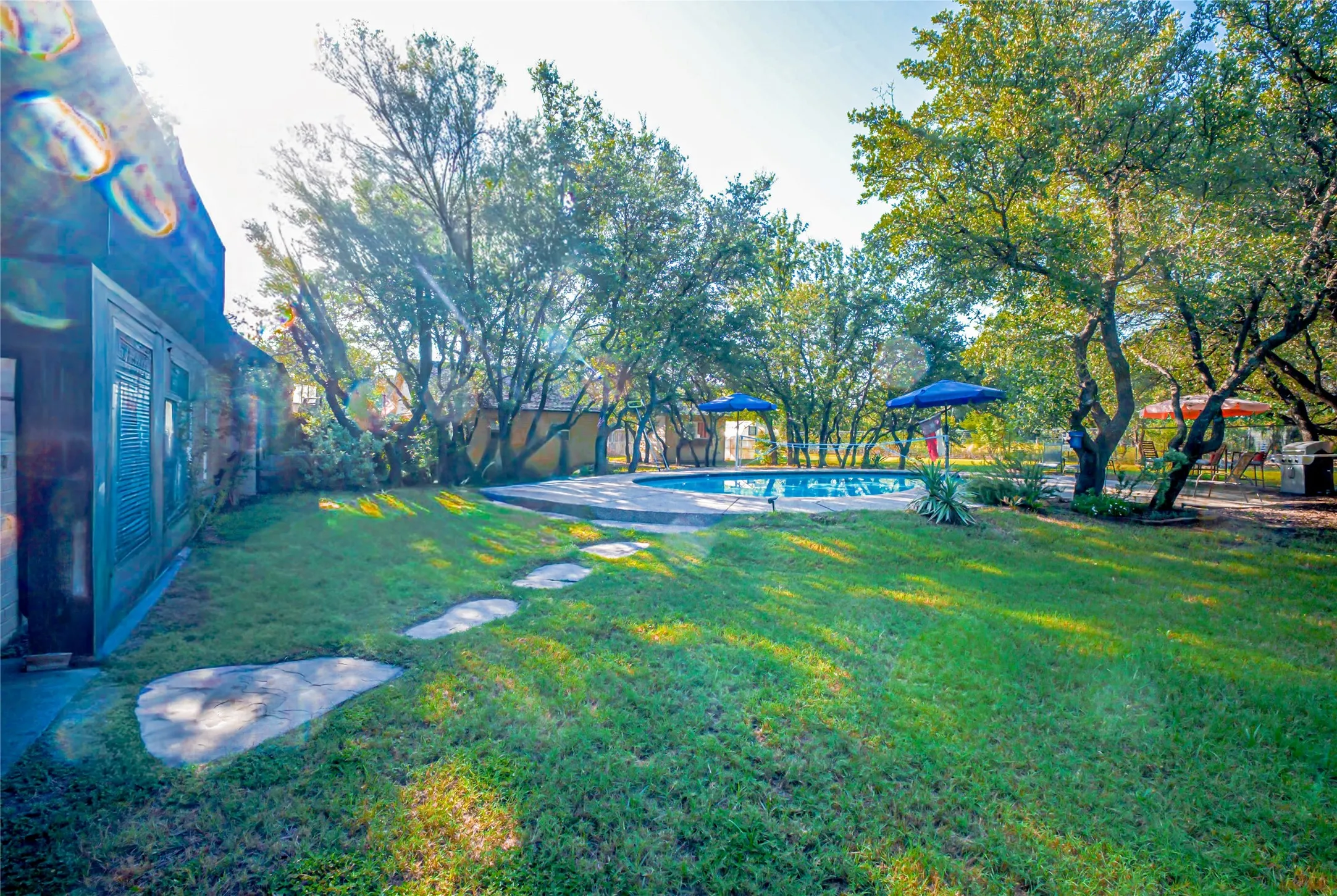 Single Family Residence For Sale in Parker County , 182 Lakeview Drive, Aledo, Texas 76008, 5 Bedroom, 4 Bathroom, 5 Garage spaces, 3,500 Sqft, built in 1999, mls#21287664, Real Estate Agent in Aledo, Homes For Sale in Parker county, Homes For Sale in Aledo, Realtor in Aledo Texas, Real Estate Brokerage Independent Realty Texas, Luminita Cordes Realtor
