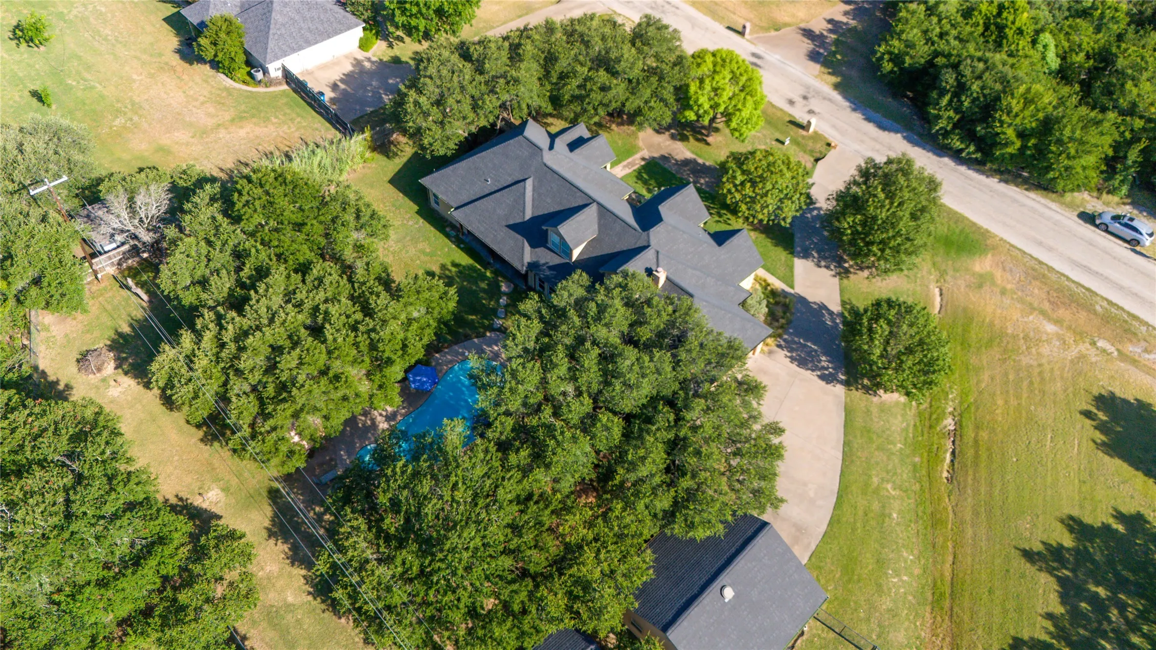 Single Family Residence For Sale in Parker County , 182 Lakeview Drive, Aledo, Texas 76008, 5 Bedroom, 4 Bathroom, 5 Garage spaces, 3,500 Sqft, built in 1999, mls#21287664, Real Estate Agent in Aledo, Homes For Sale in Parker county, Homes For Sale in Aledo, Realtor in Aledo Texas, Real Estate Brokerage Independent Realty Texas, Luminita Cordes Realtor