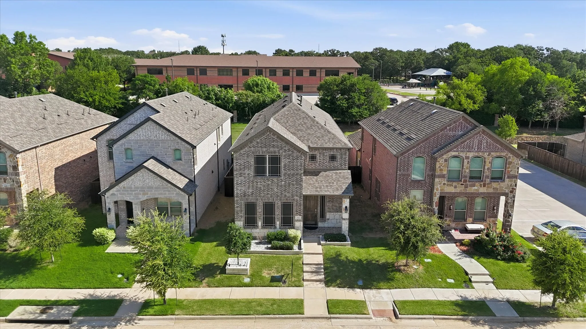 Single Family Residence For Sale in Denton County , 163 Mccartt Drive, Lewisville, Texas 75067, 4 Bedroom, 3 Bathroom, 2 Garage spaces, 3,005 Sqft, built in 2021, mls#21286978, Real Estate Agent in Lewisville, Homes For Sale in Denton county, Homes For Sale in Lewisville, Realtor in Lewisville Texas, Real Estate Brokerage Independent Realty Texas, Luminita Cordes Realtor
