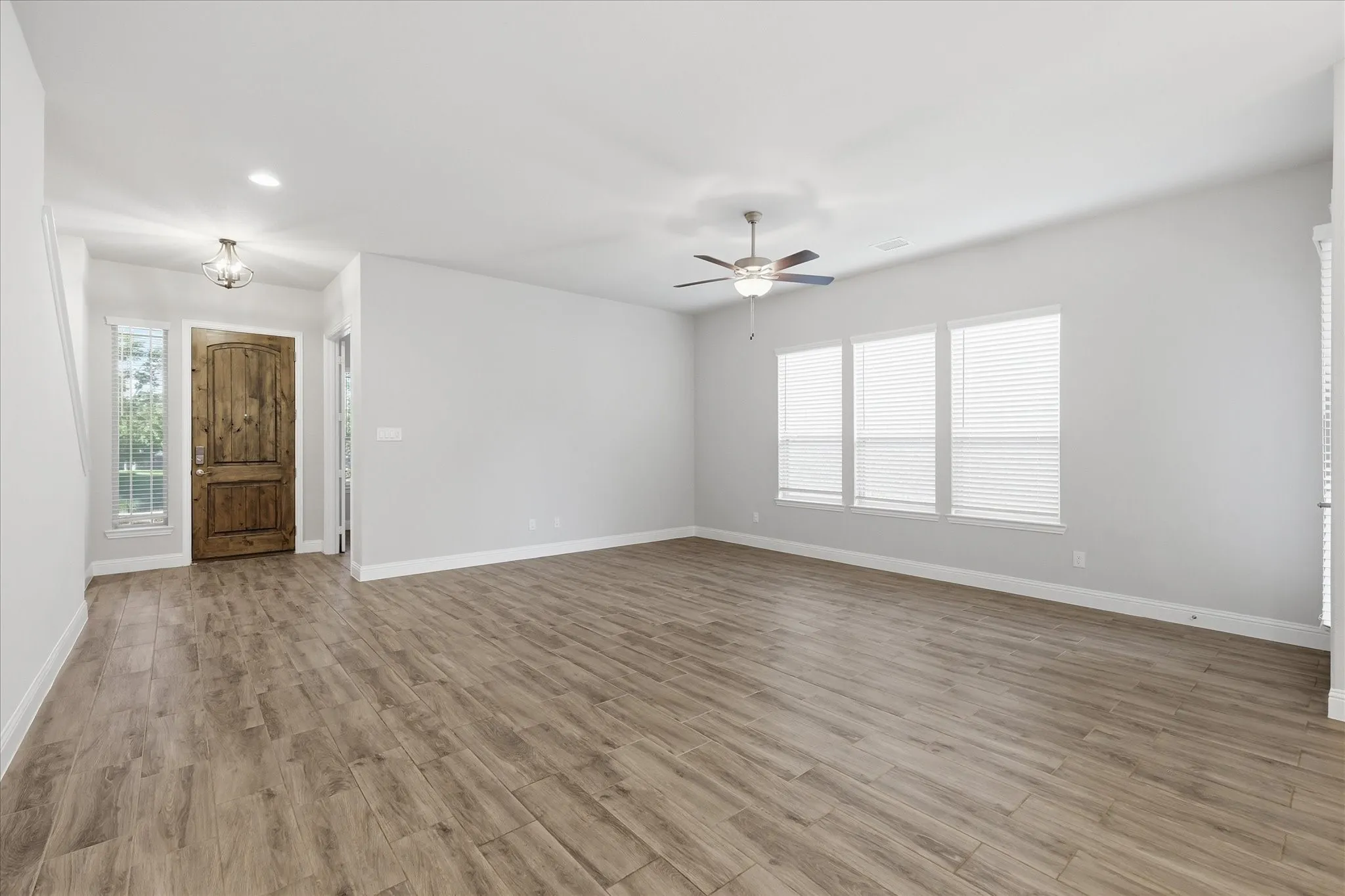 Single Family Residence For Sale in Denton County , 163 Mccartt Drive, Lewisville, Texas 75067, 4 Bedroom, 3 Bathroom, 2 Garage spaces, 3,005 Sqft, built in 2021, mls#21286978, Real Estate Agent in Lewisville, Homes For Sale in Denton county, Homes For Sale in Lewisville, Realtor in Lewisville Texas, Real Estate Brokerage Independent Realty Texas, Luminita Cordes Realtor