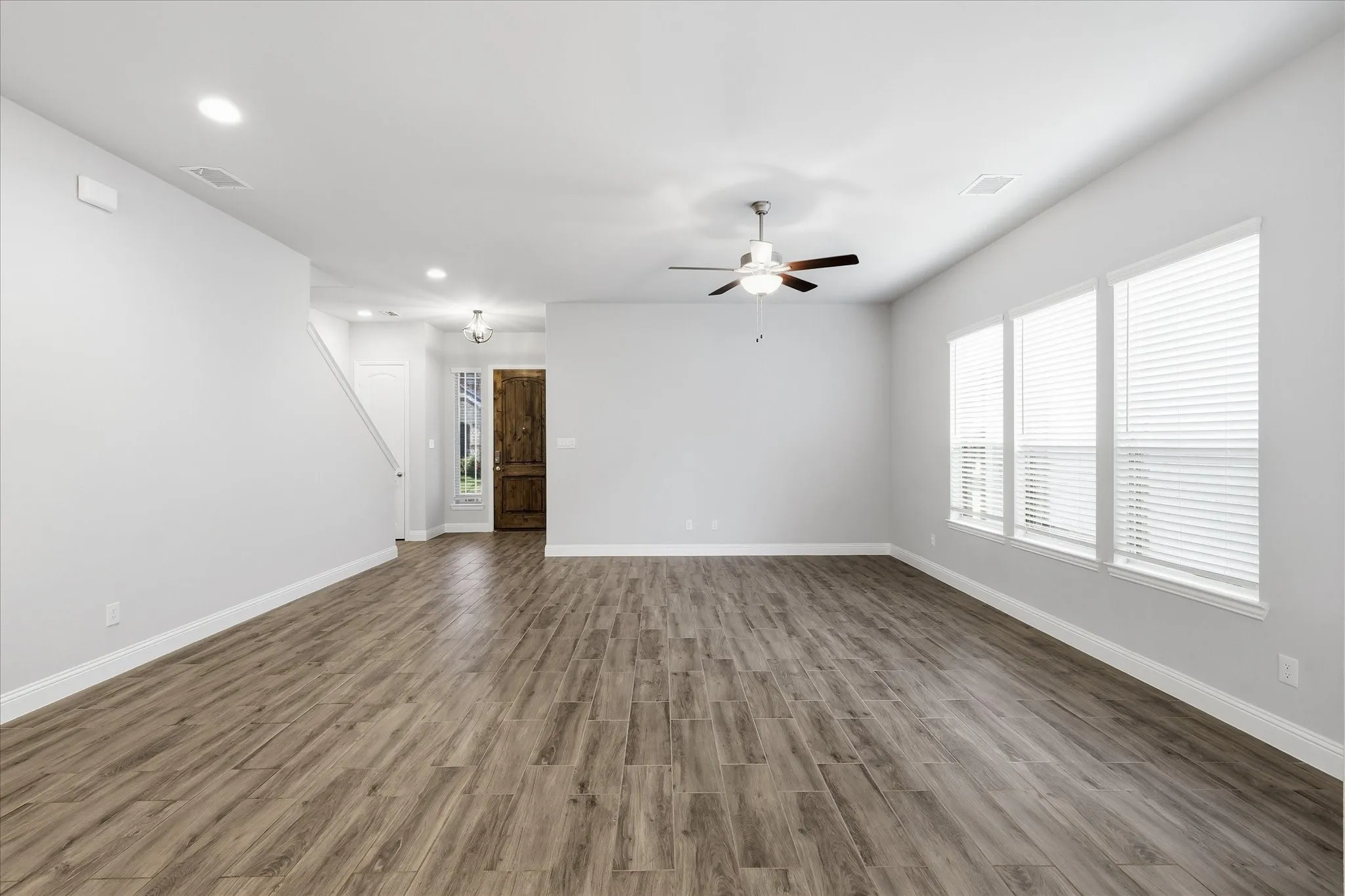 Single Family Residence For Sale in Denton County , 163 Mccartt Drive, Lewisville, Texas 75067, 4 Bedroom, 3 Bathroom, 2 Garage spaces, 3,005 Sqft, built in 2021, mls#21286978, Real Estate Agent in Lewisville, Homes For Sale in Denton county, Homes For Sale in Lewisville, Realtor in Lewisville Texas, Real Estate Brokerage Independent Realty Texas, Luminita Cordes Realtor
