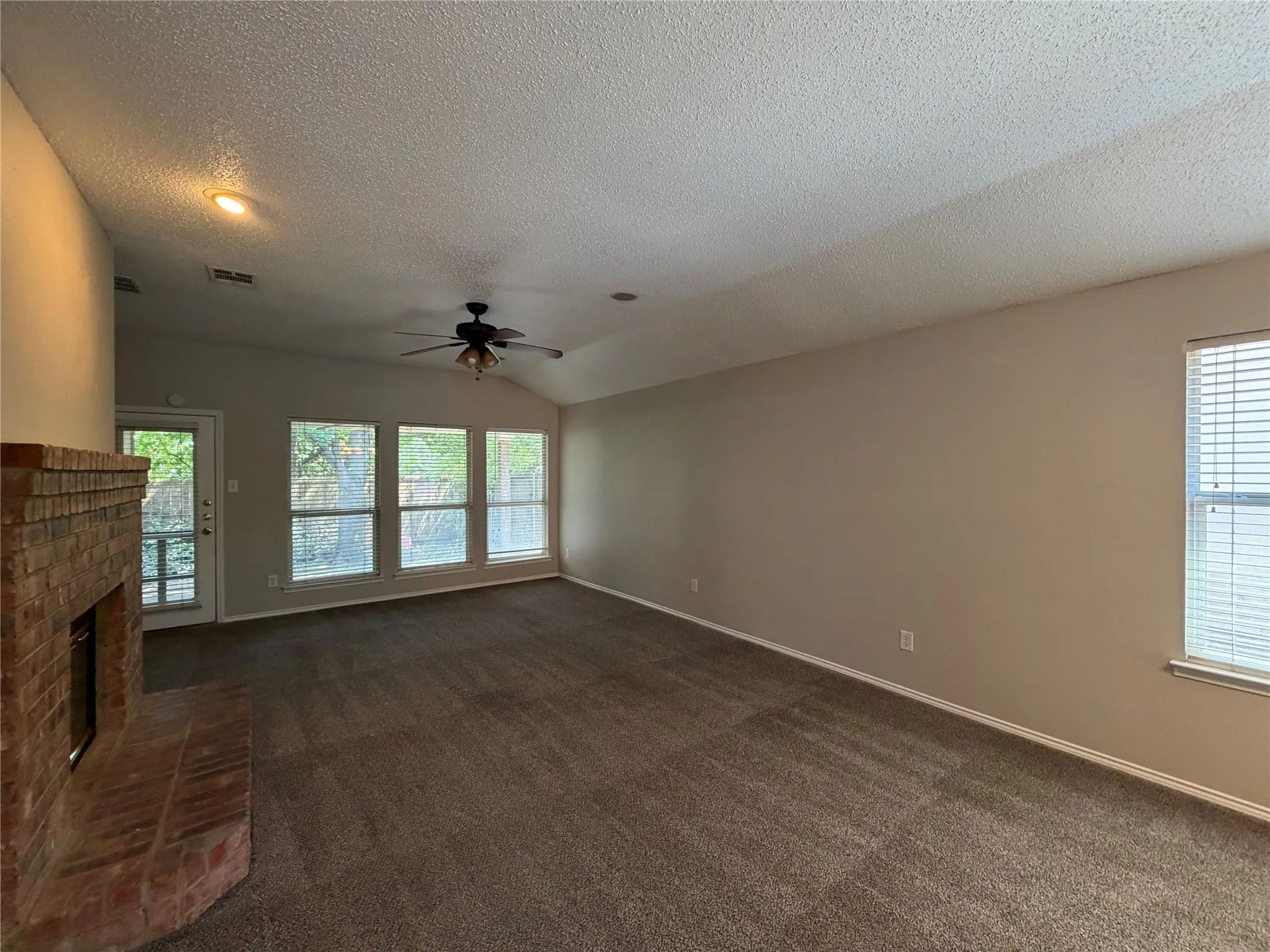 Single Family Residence For Rent in Collin County , 1012 Margaret Drive, Mc Kinney, Texas 75071, 3 Bedroom, 2 Bathroom, 2 Garage spaces, 1,815 Sqft, built in 2003, mls#21287685, Real Estate Agent in Mc Kinney, Homes For Rent in Collin county, Homes For Rent in Mc Kinney, Realtor in Mc Kinney Texas, Real Estate Brokerage Independent Realty Texas, Luminita Cordes Realtor