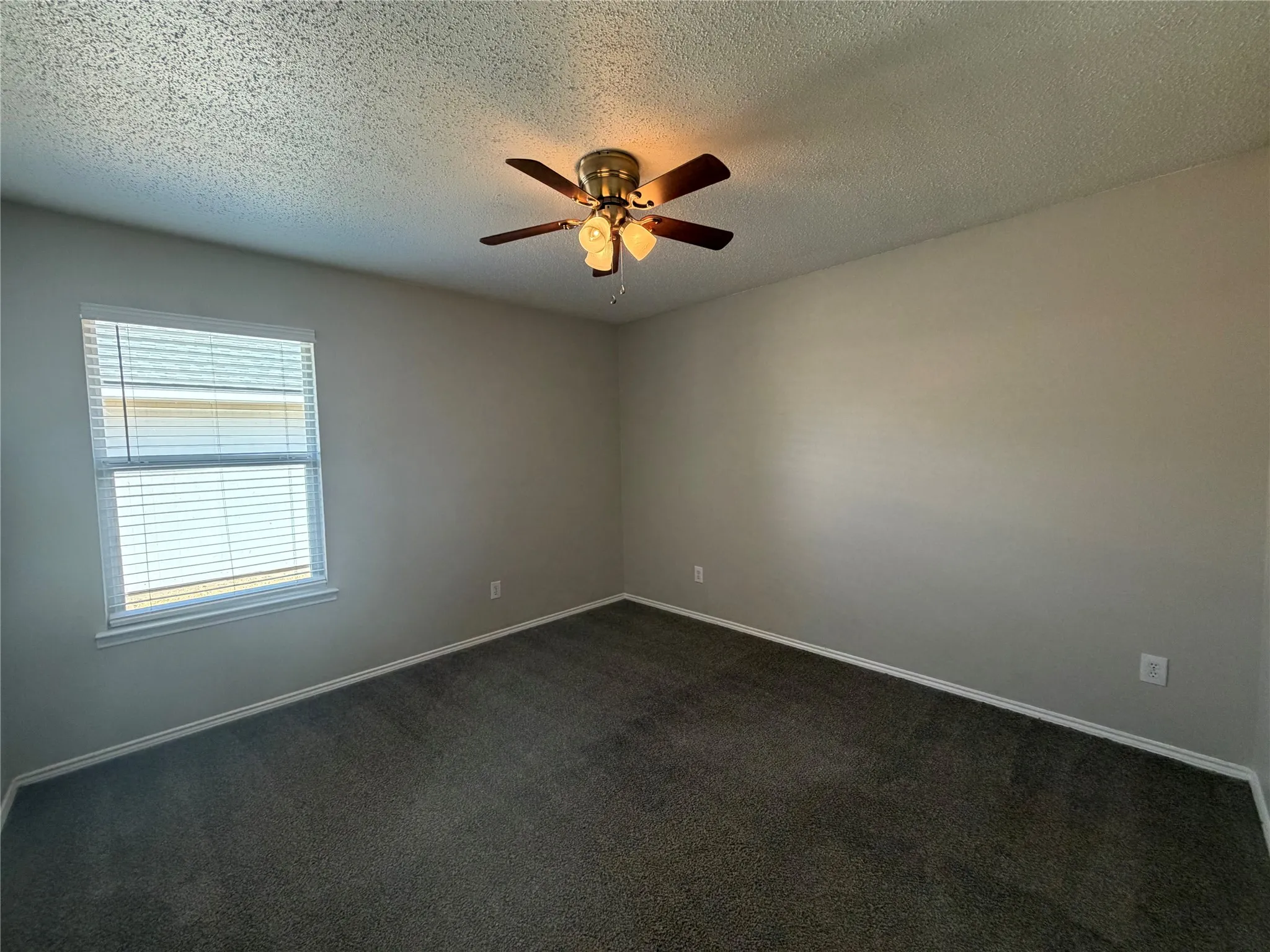 Single Family Residence For Rent in Collin County , 1012 Margaret Drive, Mc Kinney, Texas 75071, 3 Bedroom, 2 Bathroom, 2 Garage spaces, 1,815 Sqft, built in 2003, mls#21287685, Real Estate Agent in Mc Kinney, Homes For Rent in Collin county, Homes For Rent in Mc Kinney, Realtor in Mc Kinney Texas, Real Estate Brokerage Independent Realty Texas, Luminita Cordes Realtor