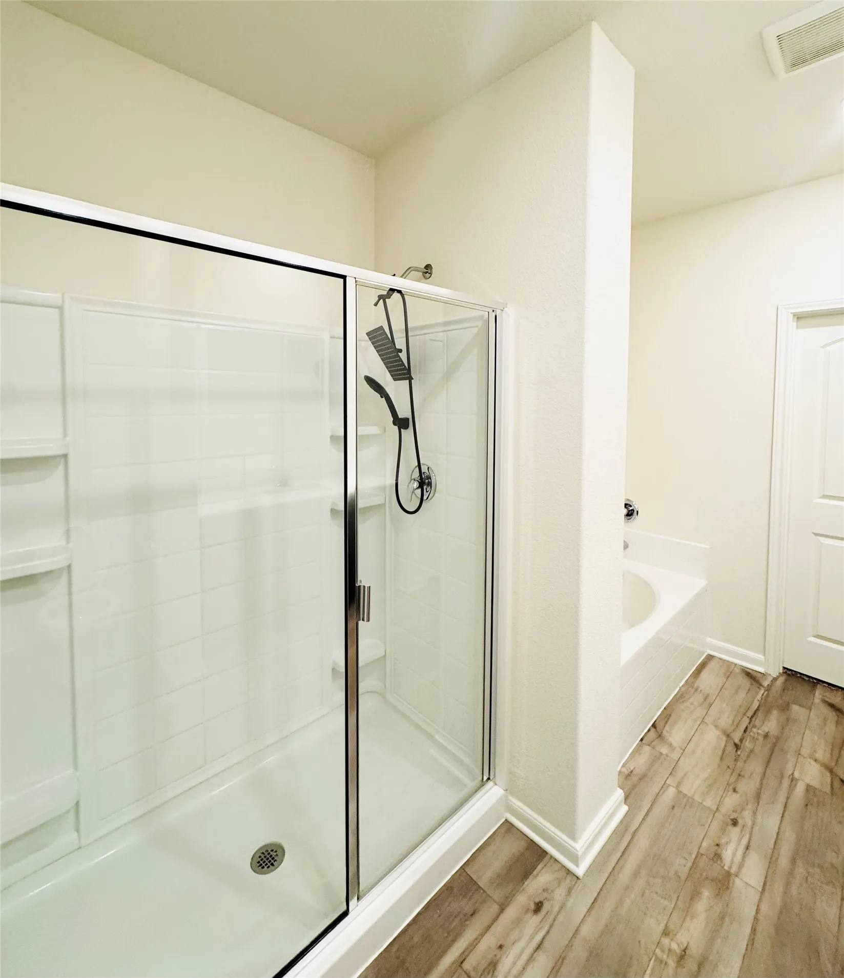 Single Family Residence For Rent in Dallas County , 752 Saratoga Drive, Seagoville, Texas 75159, 4 Bedroom, 3 Bathroom, 2 Garage spaces, 2,209 Sqft, built in 2022, mls#21287498, Real Estate Agent in Seagoville, Homes For Rent in Dallas county, Homes For Rent in Seagoville, Realtor in Seagoville Texas, Real Estate Brokerage Independent Realty Texas, Luminita Cordes Realtor