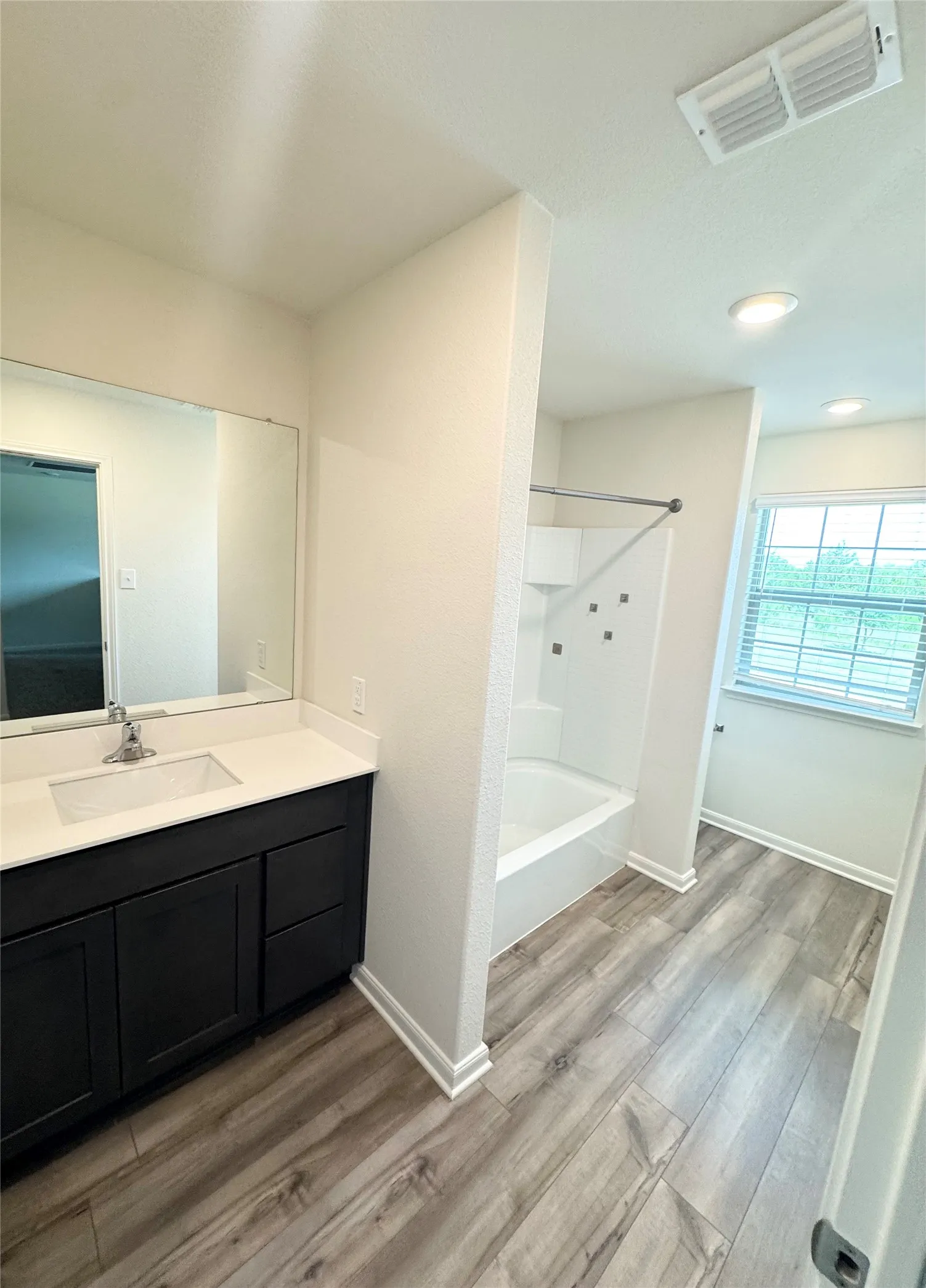 Single Family Residence For Rent in Dallas County , 752 Saratoga Drive, Seagoville, Texas 75159, 4 Bedroom, 3 Bathroom, 2 Garage spaces, 2,209 Sqft, built in 2022, mls#21287498, Real Estate Agent in Seagoville, Homes For Rent in Dallas county, Homes For Rent in Seagoville, Realtor in Seagoville Texas, Real Estate Brokerage Independent Realty Texas, Luminita Cordes Realtor
