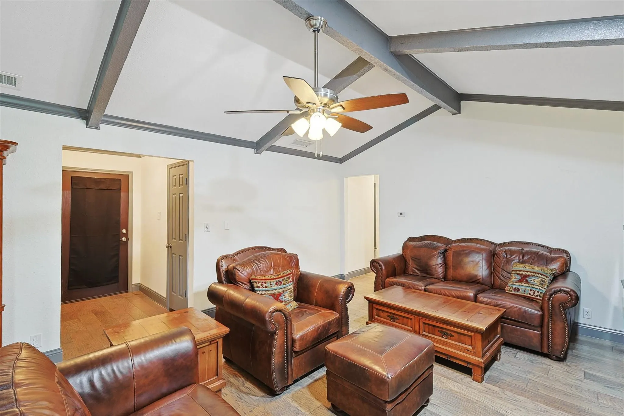 Single Family Residence For Sale in Tarrant County , 6837 Starnes Road, North Richland Hills, Texas 76182, 3 Bedroom, 2 Bathroom, 2 Garage spaces, 1,708 Sqft, built in 1980, Price $365,000, mls#21287242, Real Estate Agent in North Richland Hills, Homes For Sale in Tarrant county, Homes For Sale in North Richland Hills, Realtor in North Richland Hills Texas, Real Estate Brokerage Independent Realty Texas, Luminita Cordes Realtor
