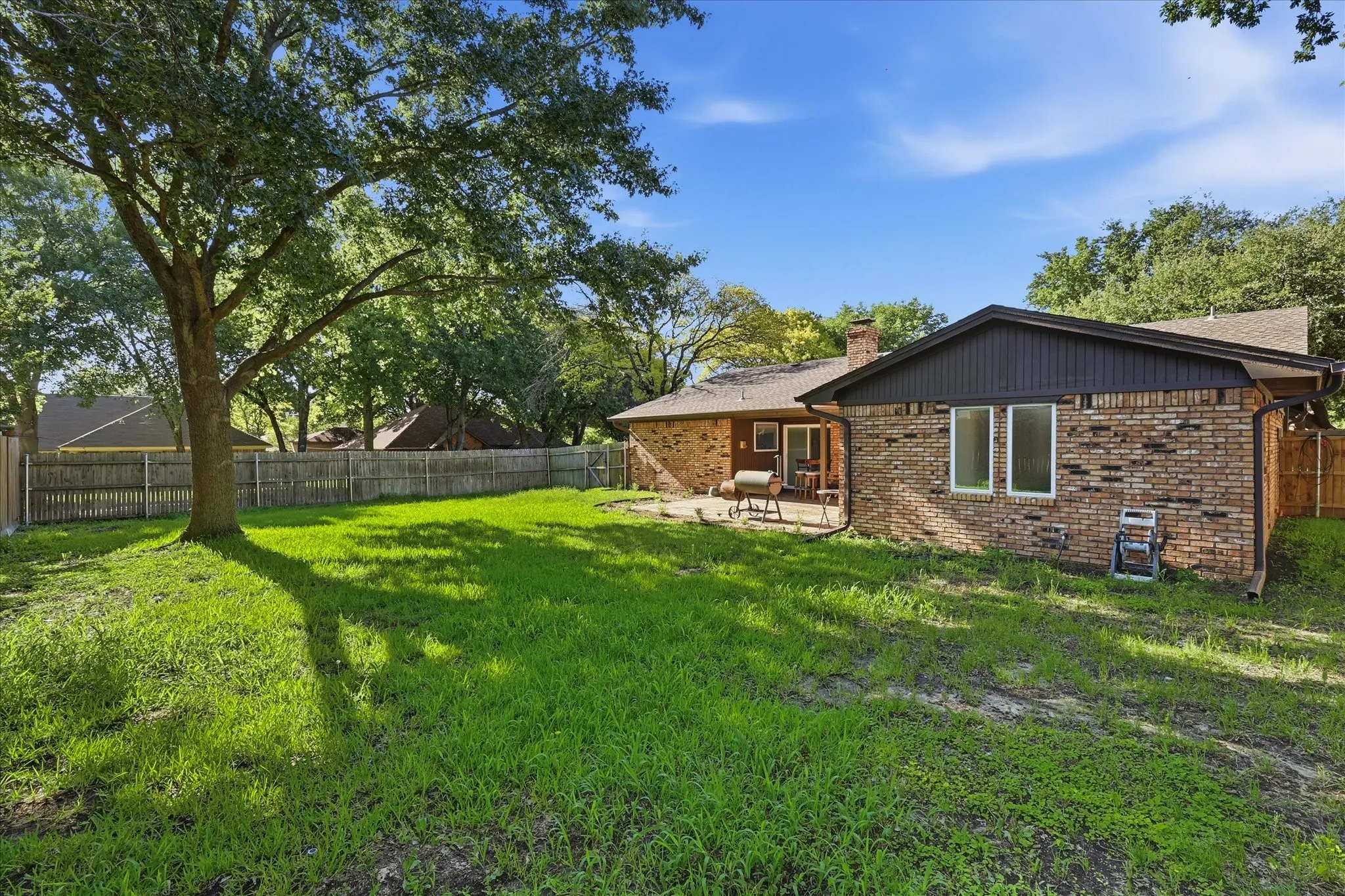 Single Family Residence For Sale in Tarrant County , 6837 Starnes Road, North Richland Hills, Texas 76182, 3 Bedroom, 2 Bathroom, 2 Garage spaces, 1,708 Sqft, built in 1980, Price $365,000, mls#21287242, Real Estate Agent in North Richland Hills, Homes For Sale in Tarrant county, Homes For Sale in North Richland Hills, Realtor in North Richland Hills Texas, Real Estate Brokerage Independent Realty Texas, Luminita Cordes Realtor
