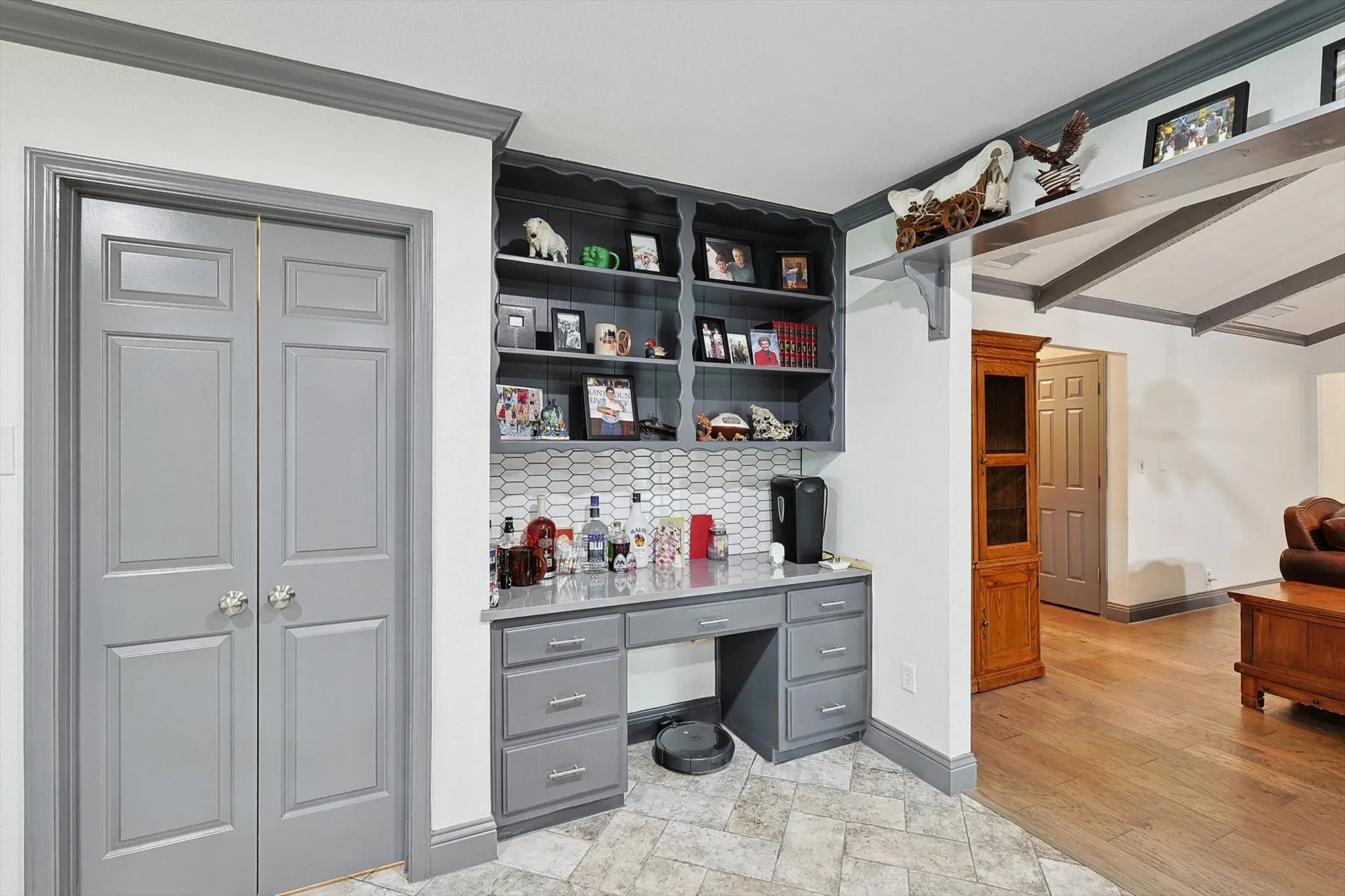 Single Family Residence For Sale in Tarrant County , 6837 Starnes Road, North Richland Hills, Texas 76182, 3 Bedroom, 2 Bathroom, 2 Garage spaces, 1,708 Sqft, built in 1980, Price $365,000, mls#21287242, Real Estate Agent in North Richland Hills, Homes For Sale in Tarrant county, Homes For Sale in North Richland Hills, Realtor in North Richland Hills Texas, Real Estate Brokerage Independent Realty Texas, Luminita Cordes Realtor