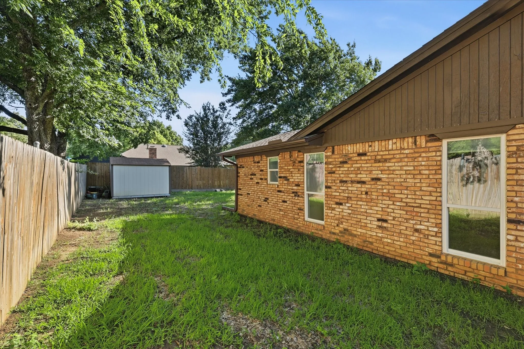 Single Family Residence For Sale in Tarrant County , 6837 Starnes Road, North Richland Hills, Texas 76182, 3 Bedroom, 2 Bathroom, 2 Garage spaces, 1,708 Sqft, built in 1980, Price $365,000, mls#21287242, Real Estate Agent in North Richland Hills, Homes For Sale in Tarrant county, Homes For Sale in North Richland Hills, Realtor in North Richland Hills Texas, Real Estate Brokerage Independent Realty Texas, Luminita Cordes Realtor