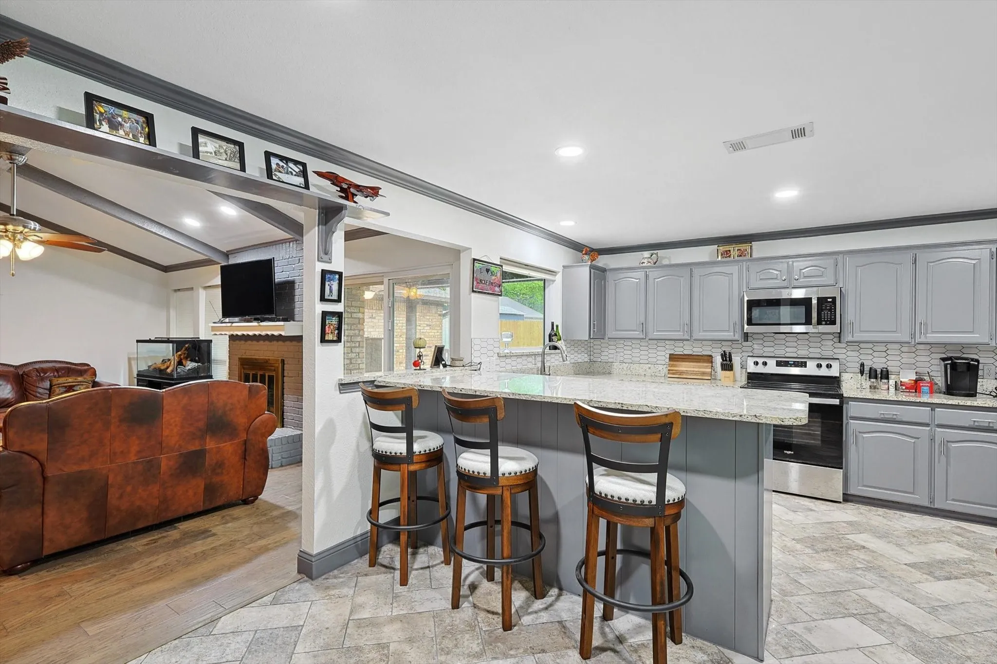 Single Family Residence For Sale in Tarrant County , 6837 Starnes Road, North Richland Hills, Texas 76182, 3 Bedroom, 2 Bathroom, 2 Garage spaces, 1,708 Sqft, built in 1980, Price $365,000, mls#21287242, Real Estate Agent in North Richland Hills, Homes For Sale in Tarrant county, Homes For Sale in North Richland Hills, Realtor in North Richland Hills Texas, Real Estate Brokerage Independent Realty Texas, Luminita Cordes Realtor