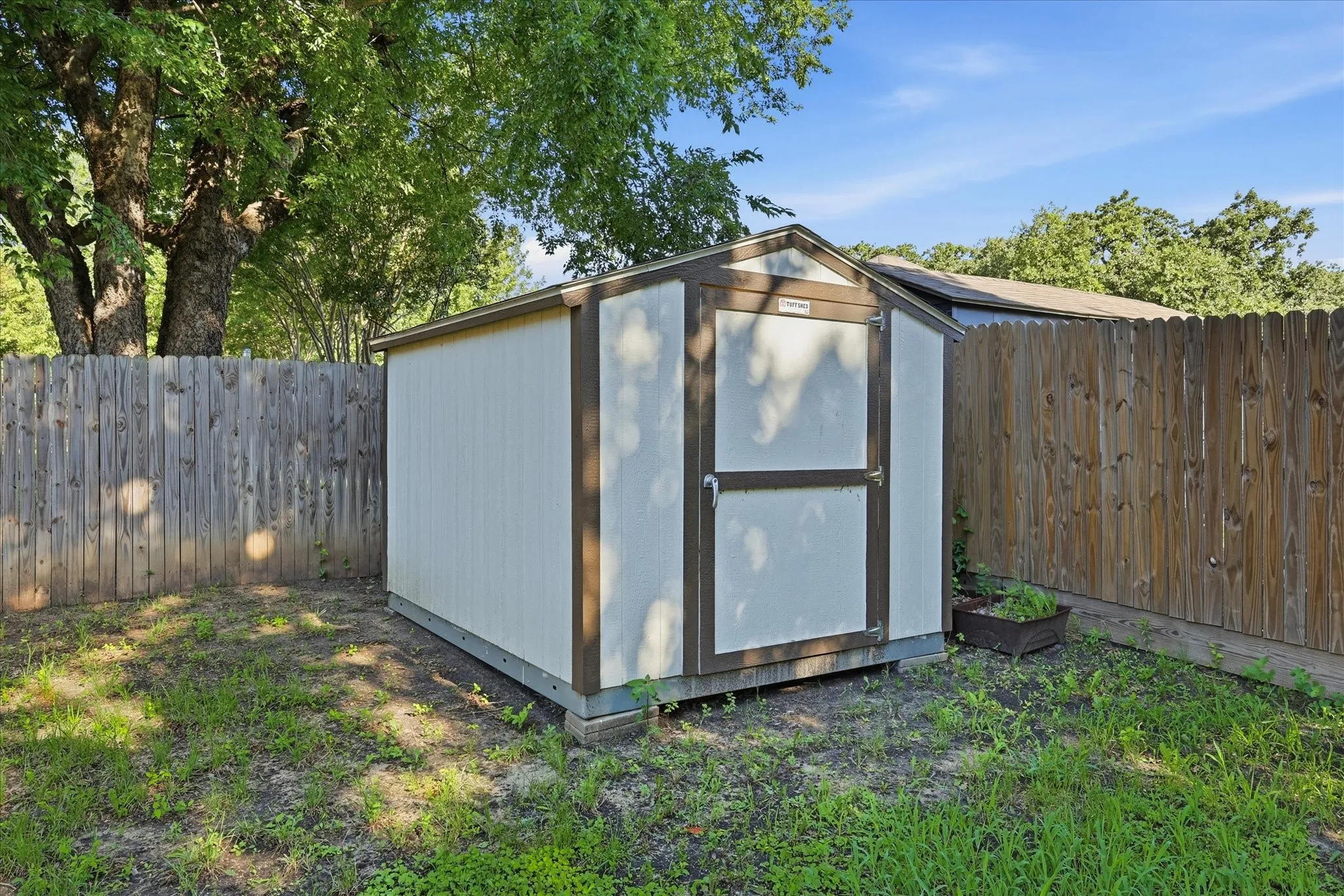 Single Family Residence For Sale in Tarrant County , 6837 Starnes Road, North Richland Hills, Texas 76182, 3 Bedroom, 2 Bathroom, 2 Garage spaces, 1,708 Sqft, built in 1980, Price $365,000, mls#21287242, Real Estate Agent in North Richland Hills, Homes For Sale in Tarrant county, Homes For Sale in North Richland Hills, Realtor in North Richland Hills Texas, Real Estate Brokerage Independent Realty Texas, Luminita Cordes Realtor