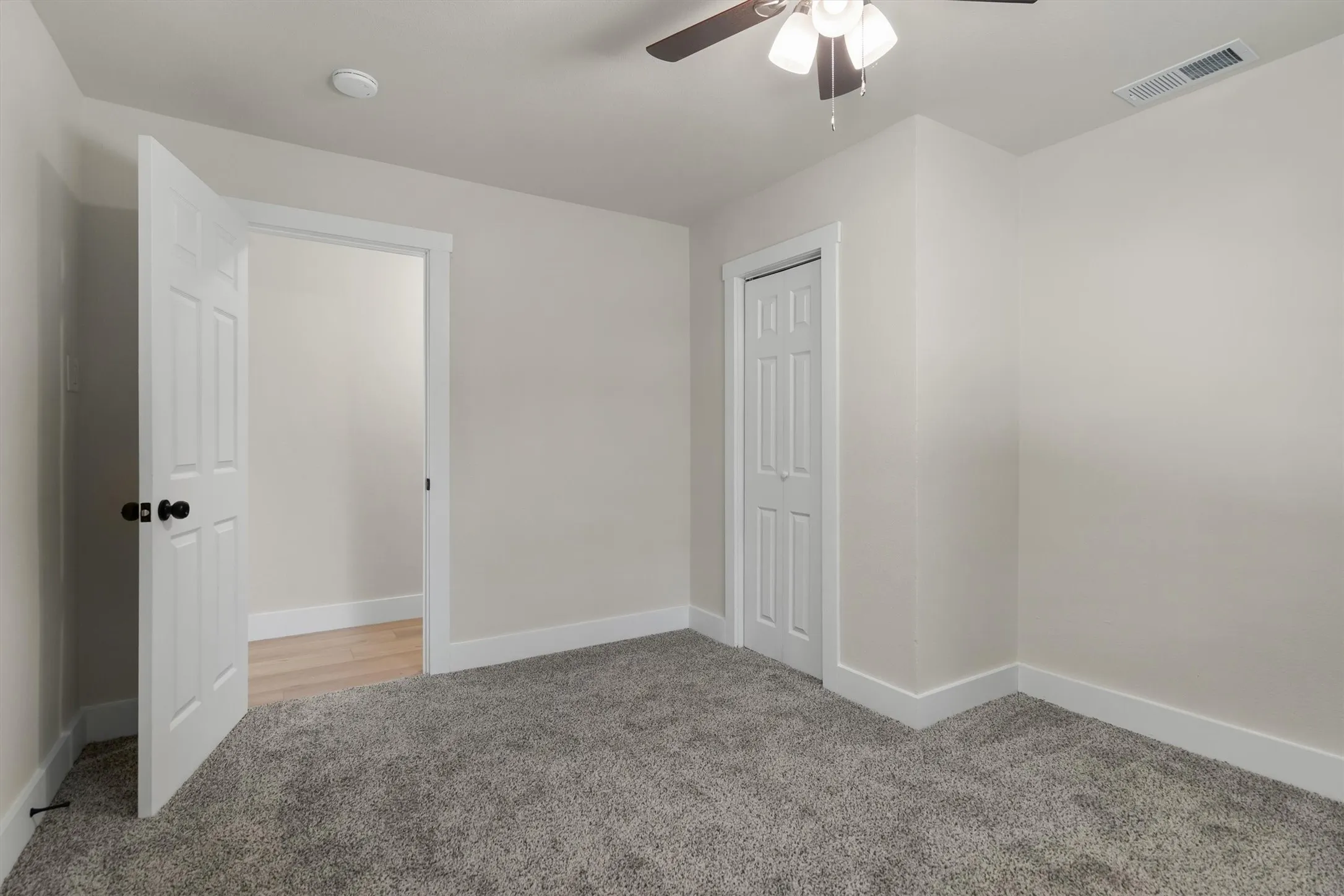 Single Family Residence For Sale in Denton County , 112 Inman Street, Denton, Texas 76205, 3 Bedroom, 2 Bathroom, Garage spaces, 1,520 Sqft, built in 1950, Price $299,900, mls#21283160, Real Estate Agent in Denton, Homes For Sale in Denton county, Homes For Sale in Denton, Realtor in Denton Texas, Real Estate Brokerage Independent Realty Texas, Luminita Cordes Realtor