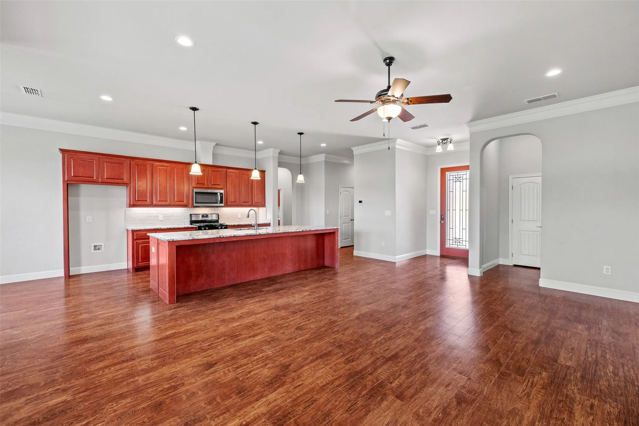 Single Family Residence For Sale in Somervell County , 106 King Arthur Court, Glen Rose, Texas 76043, 4 Bedroom, 3 Bathroom, 2 Garage spaces, 2,405 Sqft, built in 2019, mls#21281319, Real Estate Agent in Glen Rose, Homes For Sale in Somervell county, Homes For Sale in Glen Rose, Realtor in Glen Rose Texas, Real Estate Brokerage Independent Realty Texas, Luminita Cordes Realtor