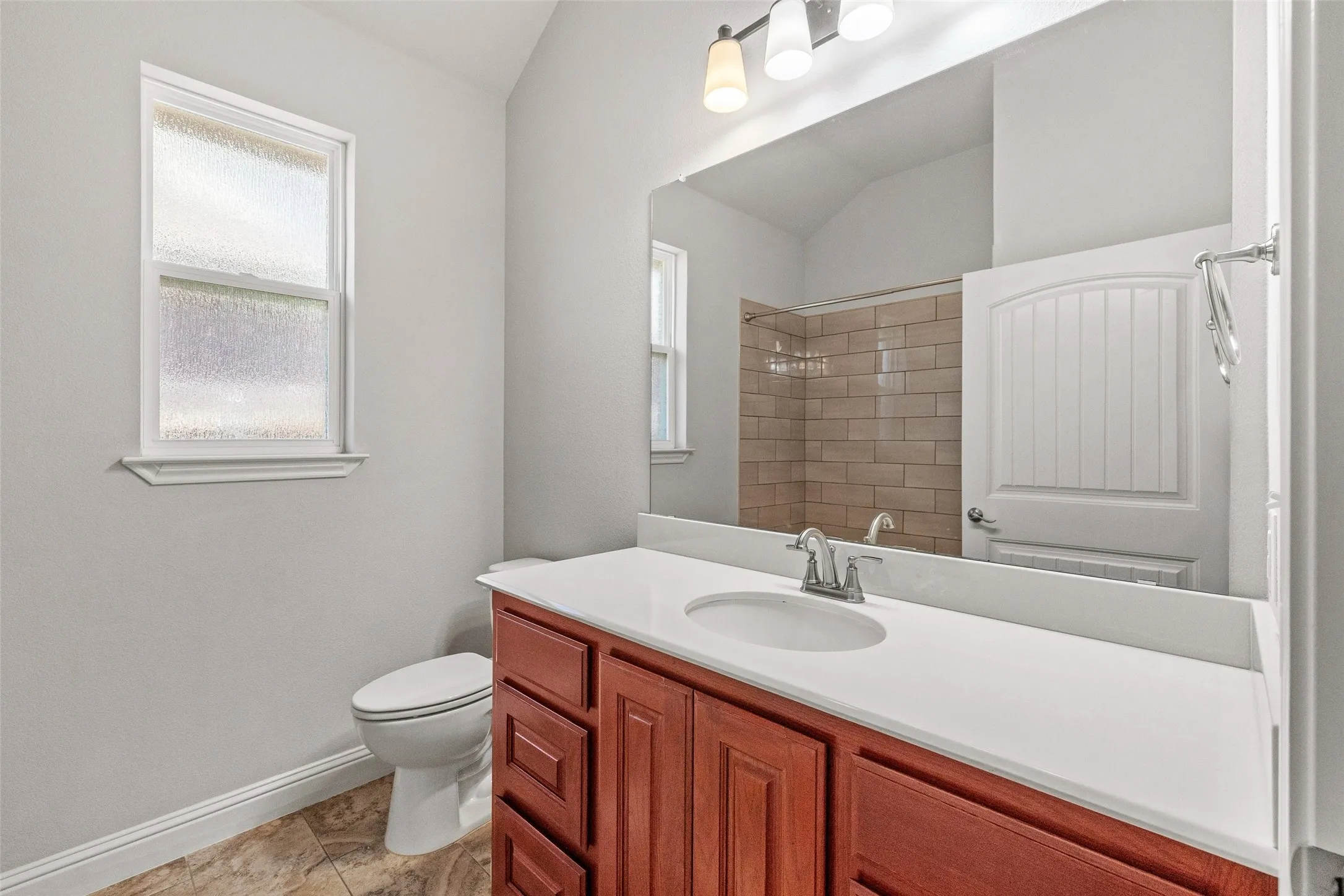 Single Family Residence For Sale in Somervell County , 106 King Arthur Court, Glen Rose, Texas 76043, 4 Bedroom, 3 Bathroom, 2 Garage spaces, 2,405 Sqft, built in 2019, mls#21281319, Real Estate Agent in Glen Rose, Homes For Sale in Somervell county, Homes For Sale in Glen Rose, Realtor in Glen Rose Texas, Real Estate Brokerage Independent Realty Texas, Luminita Cordes Realtor