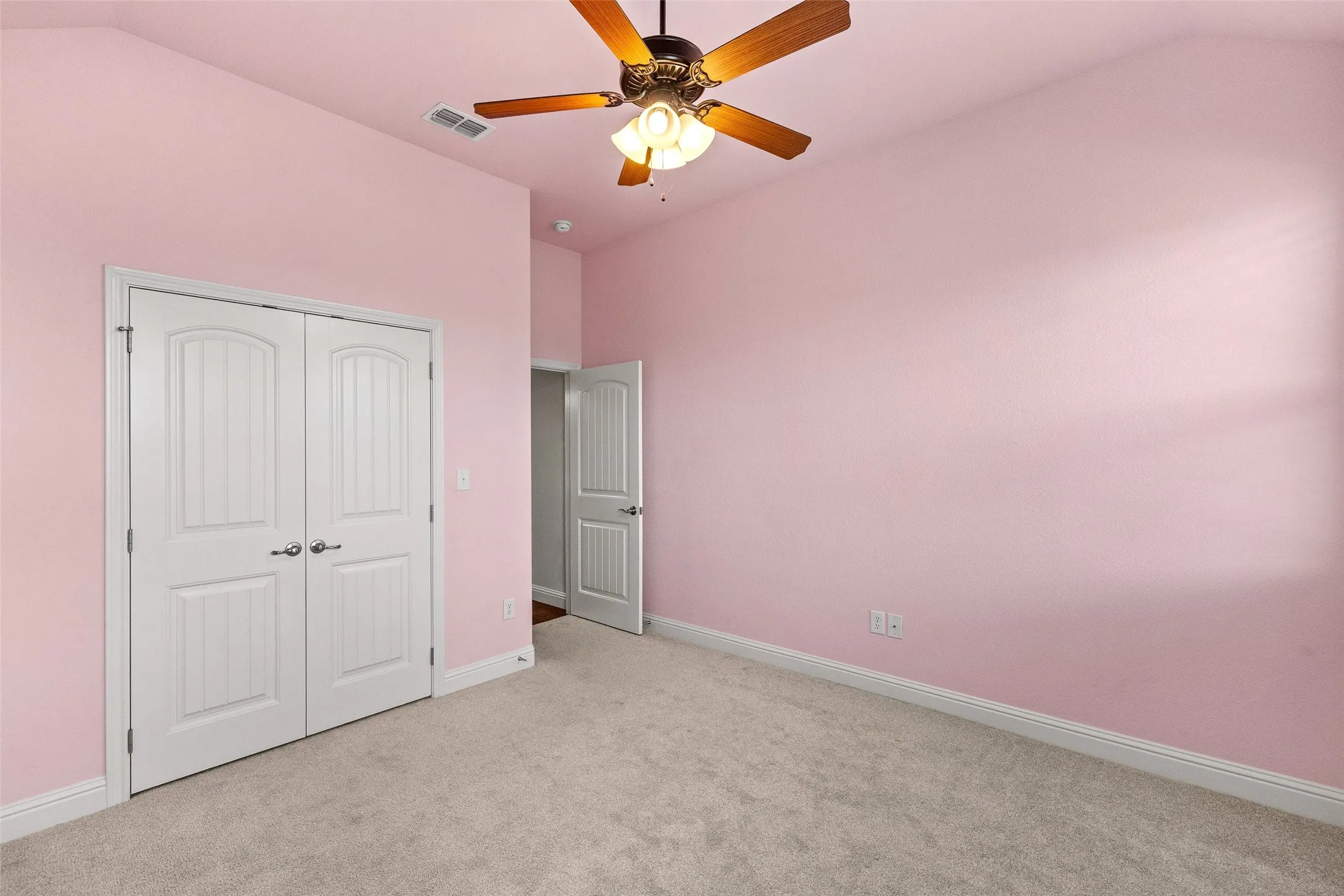 Single Family Residence For Sale in Somervell County , 106 King Arthur Court, Glen Rose, Texas 76043, 4 Bedroom, 3 Bathroom, 2 Garage spaces, 2,405 Sqft, built in 2019, mls#21281319, Real Estate Agent in Glen Rose, Homes For Sale in Somervell county, Homes For Sale in Glen Rose, Realtor in Glen Rose Texas, Real Estate Brokerage Independent Realty Texas, Luminita Cordes Realtor