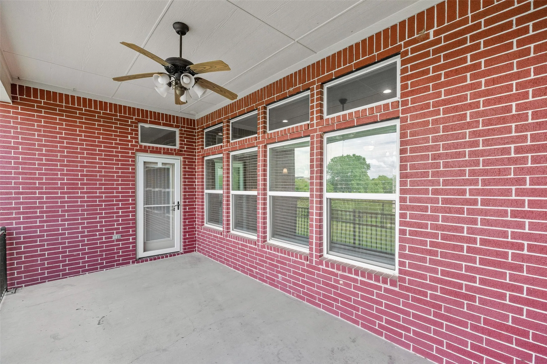 Single Family Residence For Sale in Somervell County , 106 King Arthur Court, Glen Rose, Texas 76043, 4 Bedroom, 3 Bathroom, 2 Garage spaces, 2,405 Sqft, built in 2019, mls#21281319, Real Estate Agent in Glen Rose, Homes For Sale in Somervell county, Homes For Sale in Glen Rose, Realtor in Glen Rose Texas, Real Estate Brokerage Independent Realty Texas, Luminita Cordes Realtor