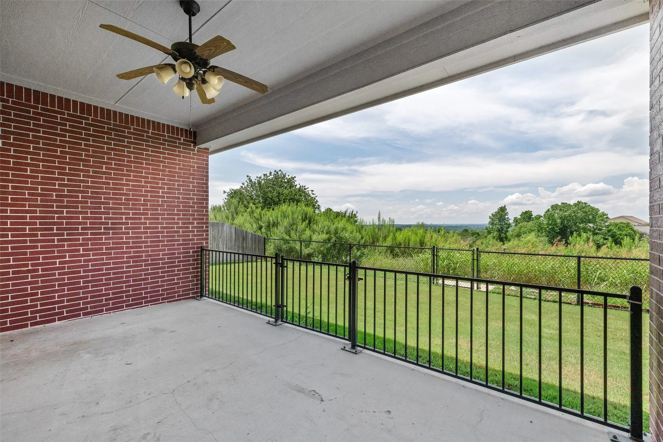 Single Family Residence For Sale in Somervell County , 106 King Arthur Court, Glen Rose, Texas 76043, 4 Bedroom, 3 Bathroom, 2 Garage spaces, 2,405 Sqft, built in 2019, mls#21281319, Real Estate Agent in Glen Rose, Homes For Sale in Somervell county, Homes For Sale in Glen Rose, Realtor in Glen Rose Texas, Real Estate Brokerage Independent Realty Texas, Luminita Cordes Realtor