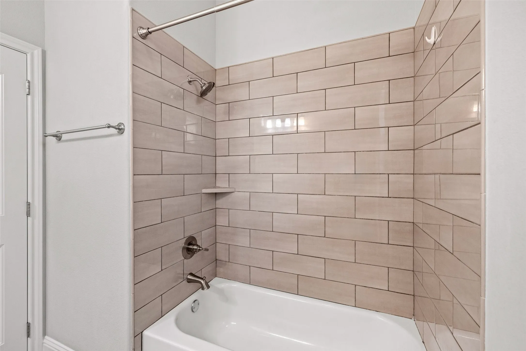 Single Family Residence For Sale in Somervell County , 106 King Arthur Court, Glen Rose, Texas 76043, 4 Bedroom, 3 Bathroom, 2 Garage spaces, 2,405 Sqft, built in 2019, mls#21281319, Real Estate Agent in Glen Rose, Homes For Sale in Somervell county, Homes For Sale in Glen Rose, Realtor in Glen Rose Texas, Real Estate Brokerage Independent Realty Texas, Luminita Cordes Realtor