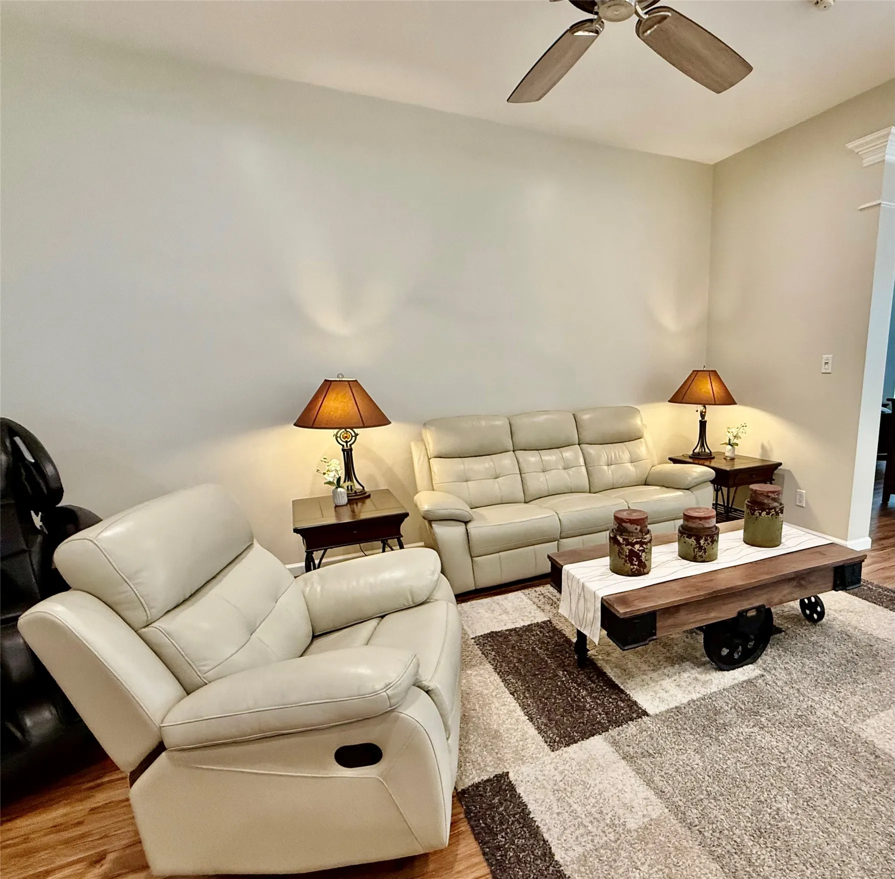 Single Family Residence For Sale in Tarrant County , 3516 Stone Creek Court, Fort Worth, Texas 76137, 3 Bedroom, 2 Bathroom, 2 Garage spaces, 2,004 Sqft, built in 1995, mls#21287487, Real Estate Agent in Fort Worth, Homes For Sale in Tarrant county, Homes For Sale in Fort Worth, Realtor in Fort Worth Texas, Real Estate Brokerage Independent Realty Texas, Luminita Cordes Realtor