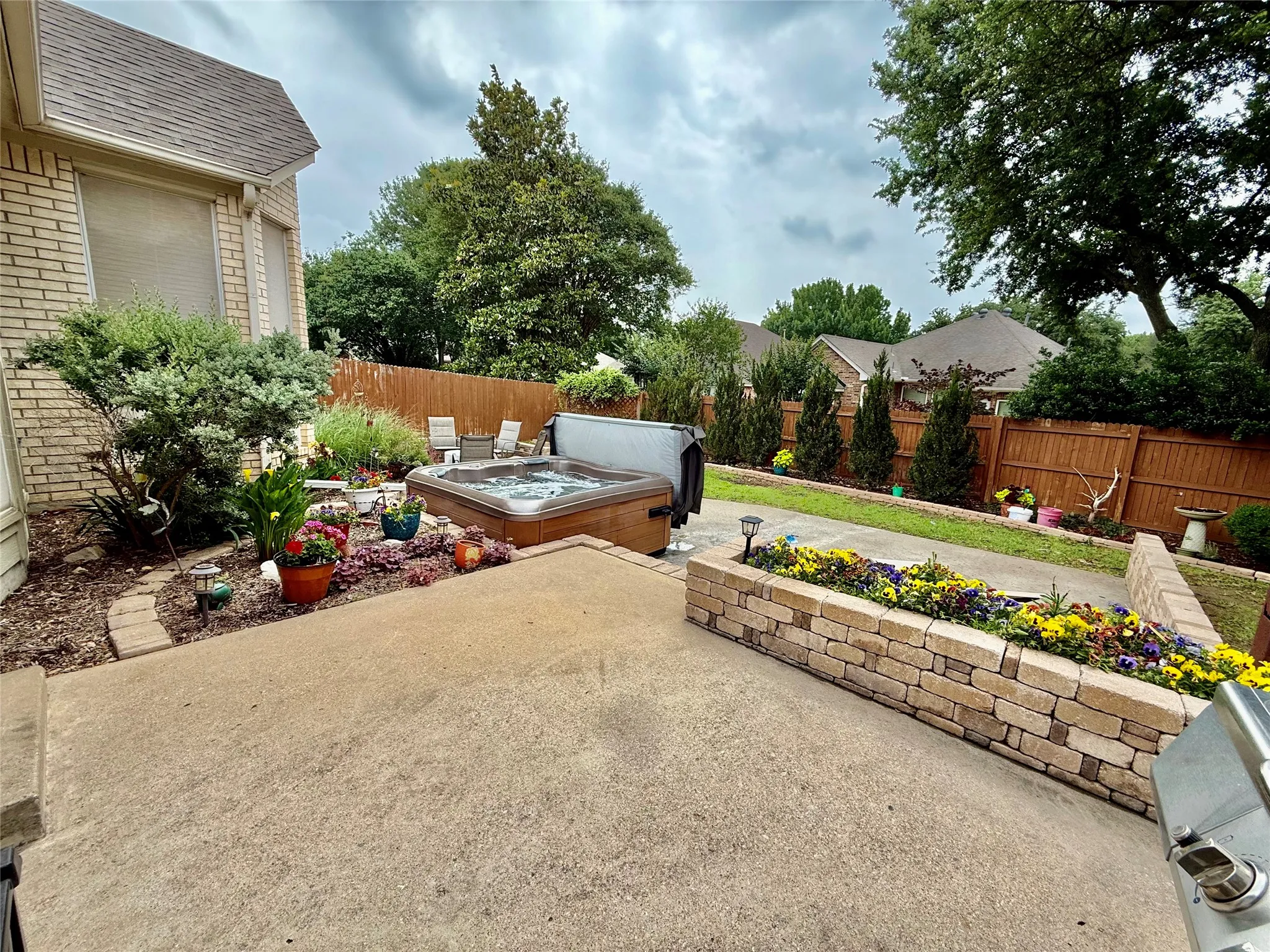 Single Family Residence For Sale in Tarrant County , 3516 Stone Creek Court, Fort Worth, Texas 76137, 3 Bedroom, 2 Bathroom, 2 Garage spaces, 2,004 Sqft, built in 1995, mls#21287487, Real Estate Agent in Fort Worth, Homes For Sale in Tarrant county, Homes For Sale in Fort Worth, Realtor in Fort Worth Texas, Real Estate Brokerage Independent Realty Texas, Luminita Cordes Realtor