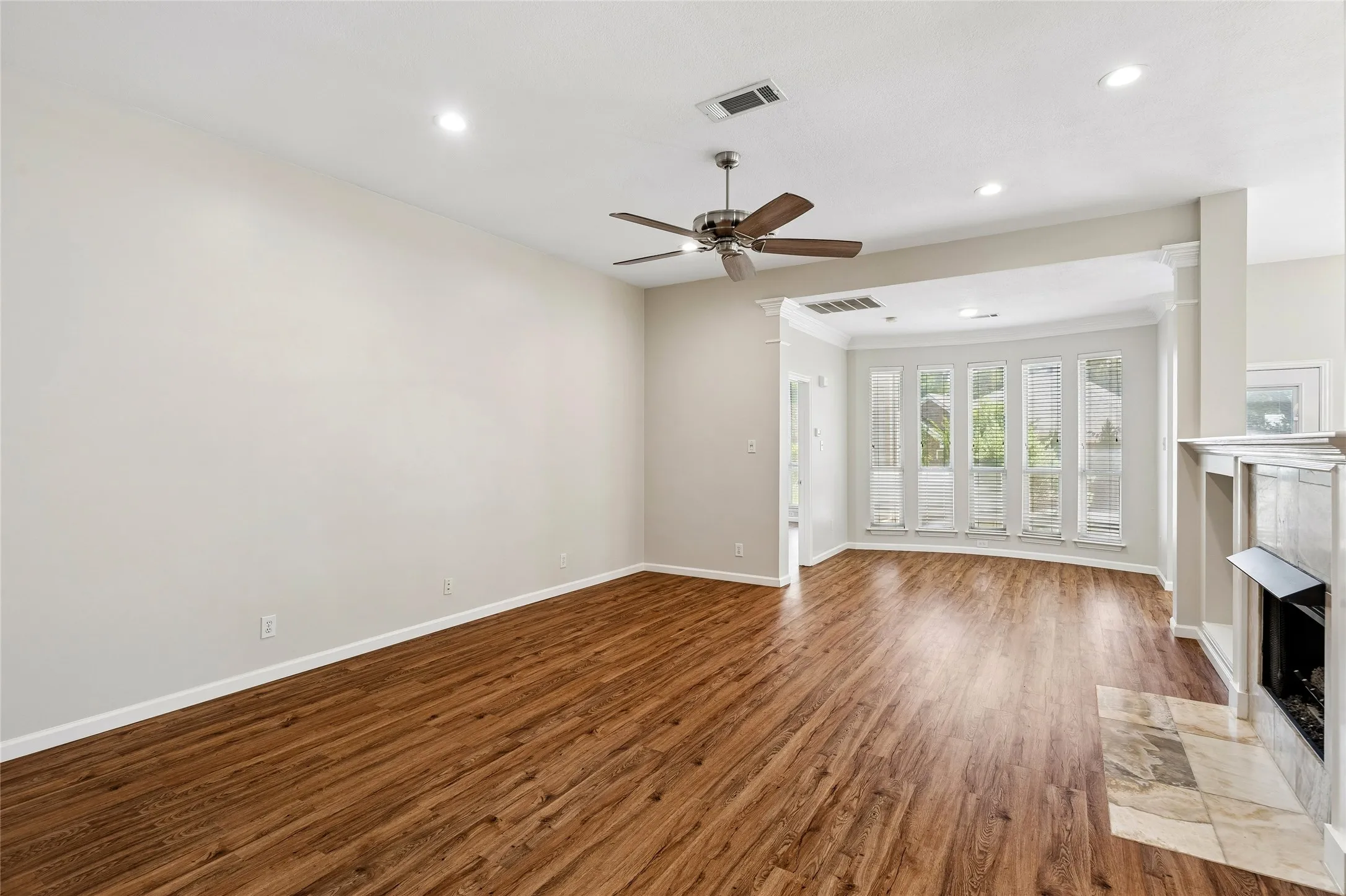 Single Family Residence For Sale in Tarrant County , 3516 Stone Creek Court, Fort Worth, Texas 76137, 3 Bedroom, 2 Bathroom, 2 Garage spaces, 2,004 Sqft, built in 1995, mls#21287487, Real Estate Agent in Fort Worth, Homes For Sale in Tarrant county, Homes For Sale in Fort Worth, Realtor in Fort Worth Texas, Real Estate Brokerage Independent Realty Texas, Luminita Cordes Realtor