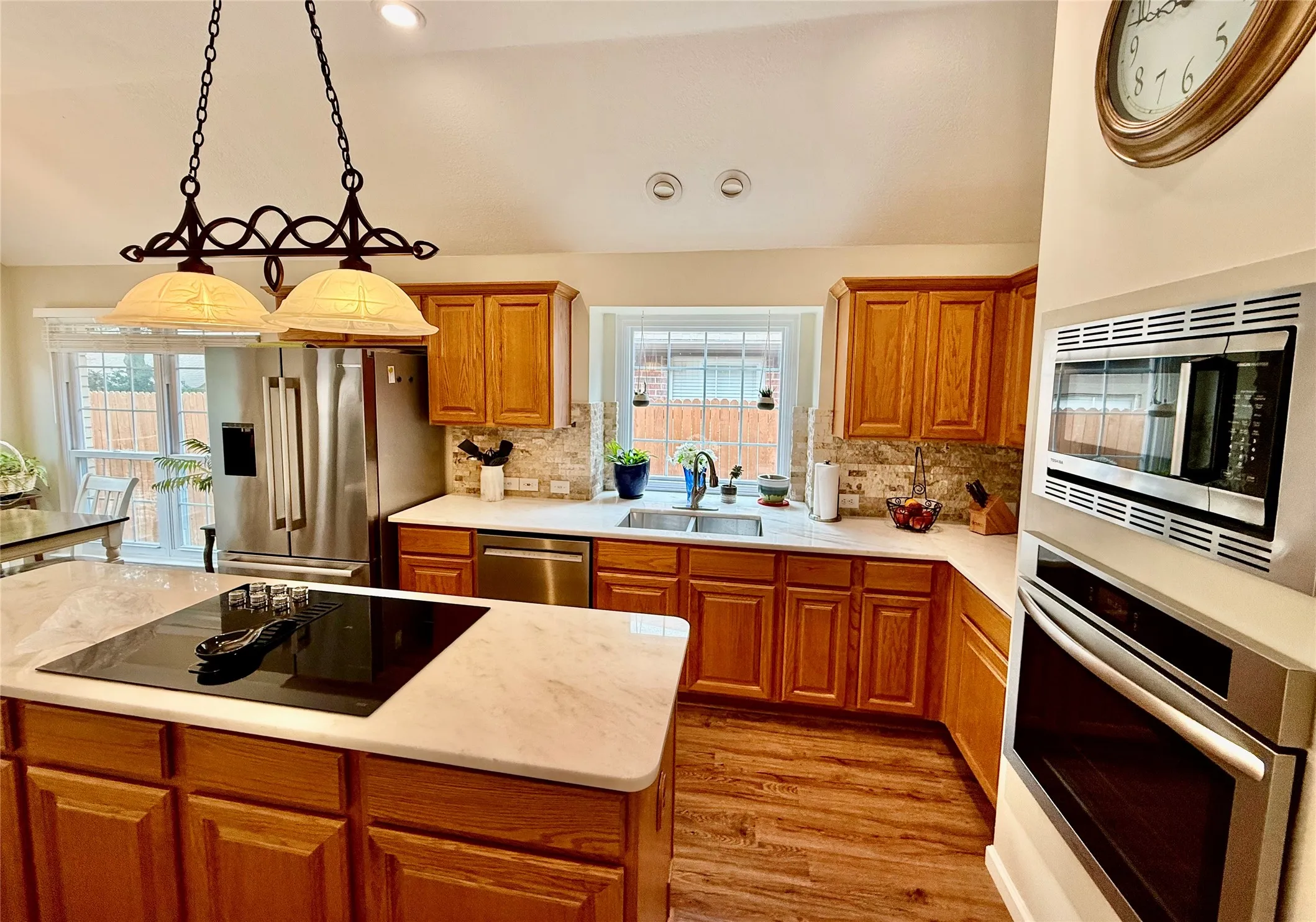 Single Family Residence For Sale in Tarrant County , 3516 Stone Creek Court, Fort Worth, Texas 76137, 3 Bedroom, 2 Bathroom, 2 Garage spaces, 2,004 Sqft, built in 1995, mls#21287487, Real Estate Agent in Fort Worth, Homes For Sale in Tarrant county, Homes For Sale in Fort Worth, Realtor in Fort Worth Texas, Real Estate Brokerage Independent Realty Texas, Luminita Cordes Realtor