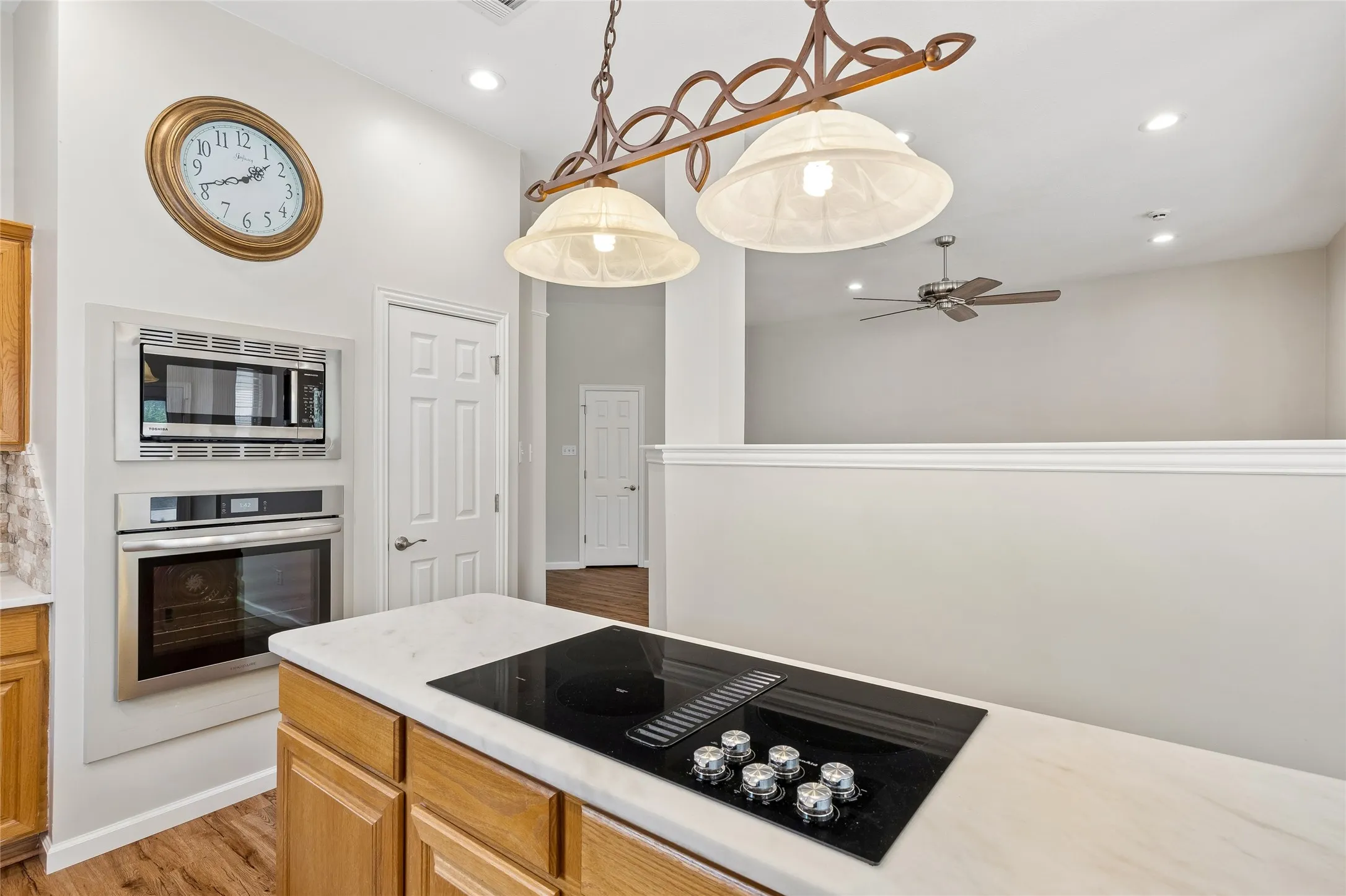 Single Family Residence For Sale in Tarrant County , 3516 Stone Creek Court, Fort Worth, Texas 76137, 3 Bedroom, 2 Bathroom, 2 Garage spaces, 2,004 Sqft, built in 1995, mls#21287487, Real Estate Agent in Fort Worth, Homes For Sale in Tarrant county, Homes For Sale in Fort Worth, Realtor in Fort Worth Texas, Real Estate Brokerage Independent Realty Texas, Luminita Cordes Realtor