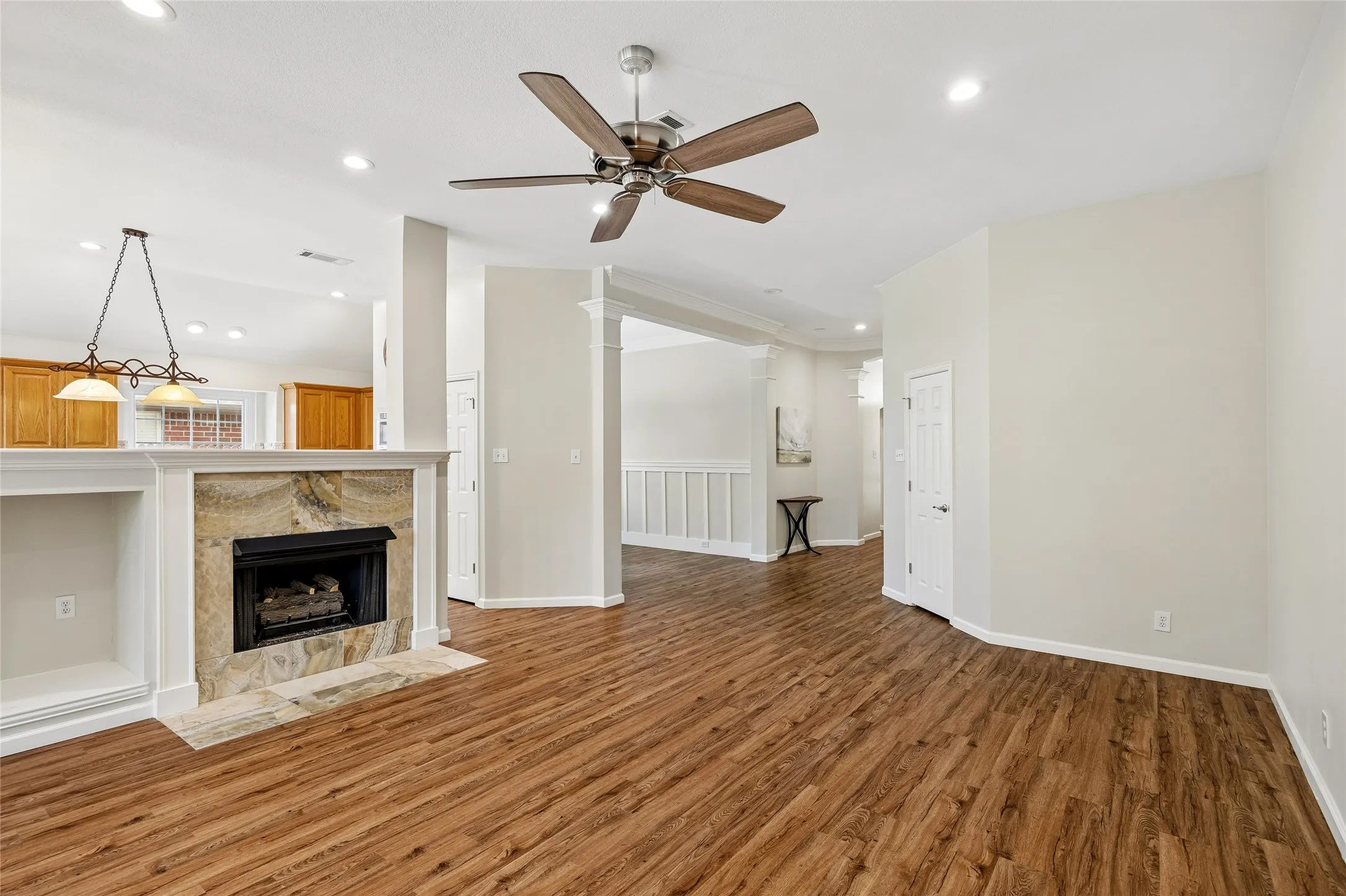 Single Family Residence For Sale in Tarrant County , 3516 Stone Creek Court, Fort Worth, Texas 76137, 3 Bedroom, 2 Bathroom, 2 Garage spaces, 2,004 Sqft, built in 1995, mls#21287487, Real Estate Agent in Fort Worth, Homes For Sale in Tarrant county, Homes For Sale in Fort Worth, Realtor in Fort Worth Texas, Real Estate Brokerage Independent Realty Texas, Luminita Cordes Realtor