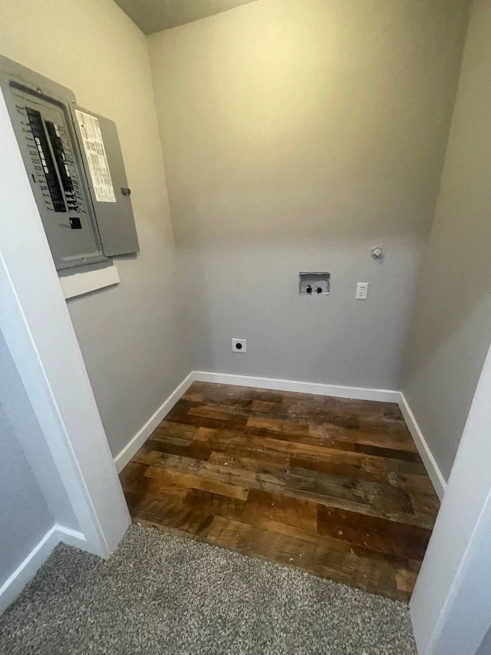 Single Family Residence For Sale in Fannin County , 320 W 6th Street, Bonham, Texas 75418, 5 Bedroom, 2 Bathroom, 1 Garage spaces, 1,495 Sqft, built in 1880, mls#21287806, Real Estate Agent in Bonham, Homes For Sale in Fannin county, Homes For Sale in Bonham, Realtor in Bonham Texas, Real Estate Brokerage Independent Realty Texas, Luminita Cordes Realtor