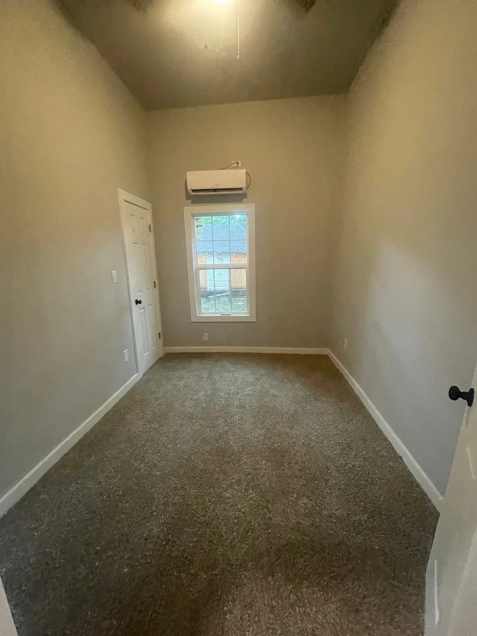 Single Family Residence For Sale in Fannin County , 320 W 6th Street, Bonham, Texas 75418, 5 Bedroom, 2 Bathroom, 1 Garage spaces, 1,495 Sqft, built in 1880, mls#21287806, Real Estate Agent in Bonham, Homes For Sale in Fannin county, Homes For Sale in Bonham, Realtor in Bonham Texas, Real Estate Brokerage Independent Realty Texas, Luminita Cordes Realtor
