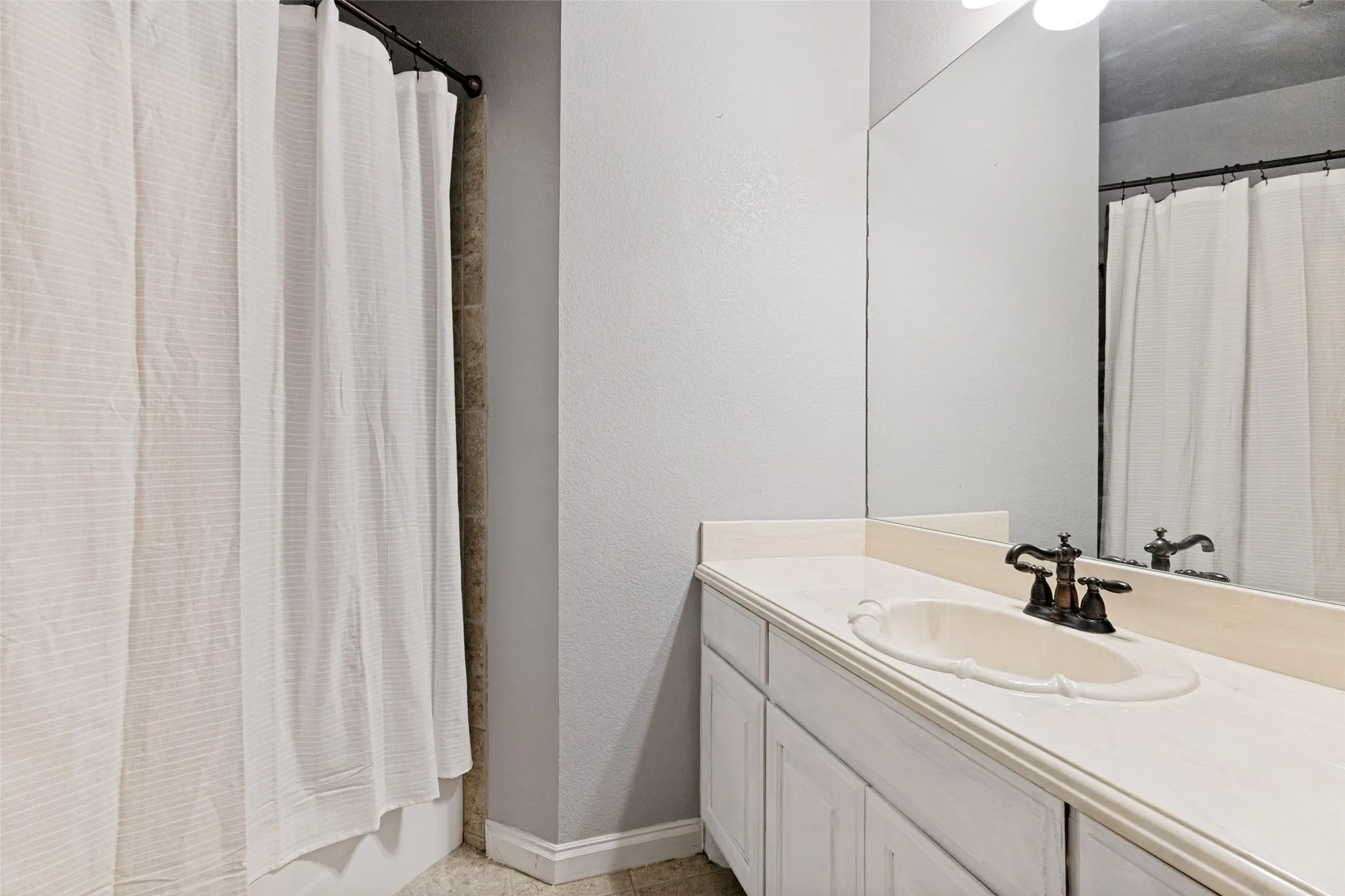 Single Family Residence For Sale in Parker County , 114 Southwest Drive, Aledo, Texas 76008, 4 Bedroom, 4 Bathroom, 3 Garage spaces, 3,492 Sqft, built in 2003, mls#21285638, Real Estate Agent in Aledo, Homes For Sale in Parker county, Homes For Sale in Aledo, Realtor in Aledo Texas, Real Estate Brokerage Independent Realty Texas, Luminita Cordes Realtor