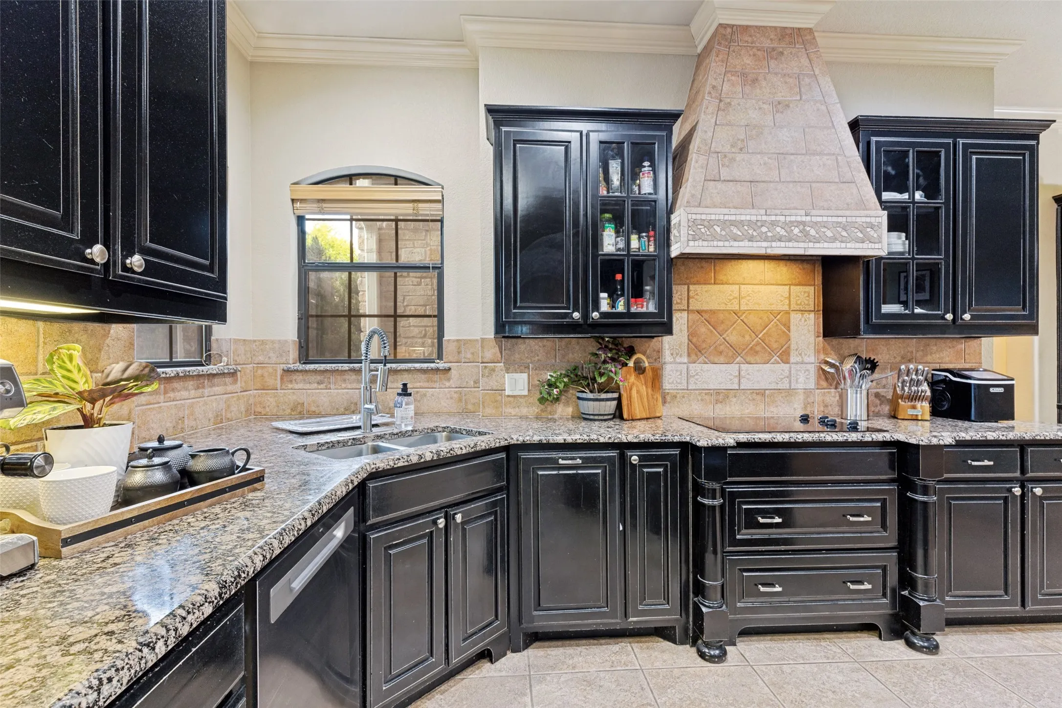 Single Family Residence For Sale in Parker County , 114 Southwest Drive, Aledo, Texas 76008, 4 Bedroom, 4 Bathroom, 3 Garage spaces, 3,492 Sqft, built in 2003, mls#21285638, Real Estate Agent in Aledo, Homes For Sale in Parker county, Homes For Sale in Aledo, Realtor in Aledo Texas, Real Estate Brokerage Independent Realty Texas, Luminita Cordes Realtor