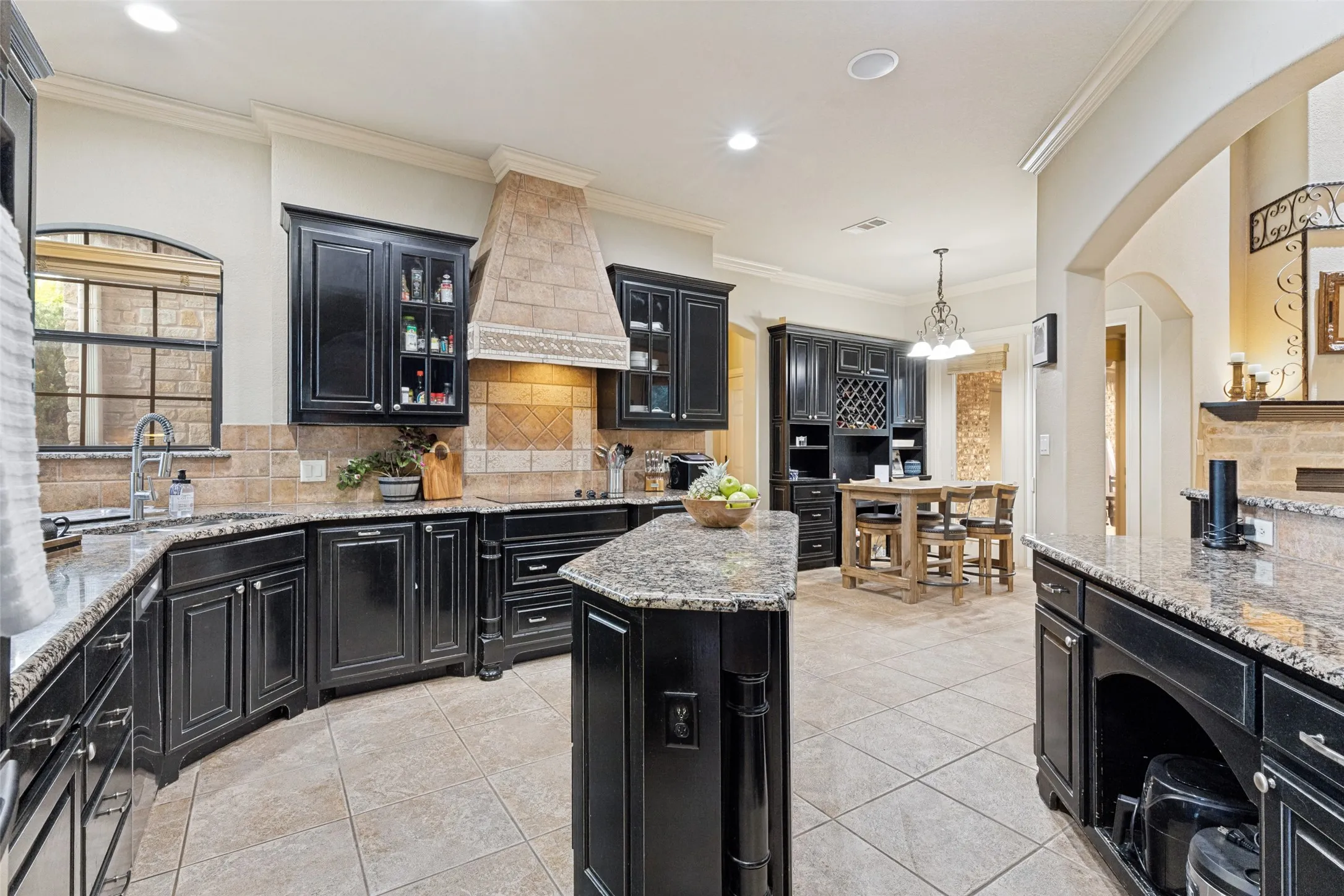Single Family Residence For Sale in Parker County , 114 Southwest Drive, Aledo, Texas 76008, 4 Bedroom, 4 Bathroom, 3 Garage spaces, 3,492 Sqft, built in 2003, mls#21285638, Real Estate Agent in Aledo, Homes For Sale in Parker county, Homes For Sale in Aledo, Realtor in Aledo Texas, Real Estate Brokerage Independent Realty Texas, Luminita Cordes Realtor