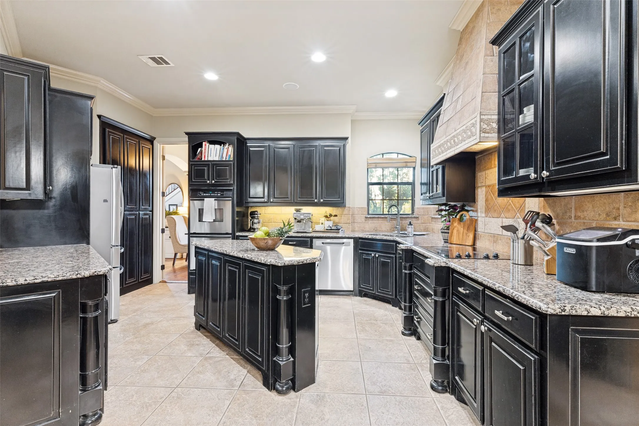 Single Family Residence For Sale in Parker County , 114 Southwest Drive, Aledo, Texas 76008, 4 Bedroom, 4 Bathroom, 3 Garage spaces, 3,492 Sqft, built in 2003, mls#21285638, Real Estate Agent in Aledo, Homes For Sale in Parker county, Homes For Sale in Aledo, Realtor in Aledo Texas, Real Estate Brokerage Independent Realty Texas, Luminita Cordes Realtor