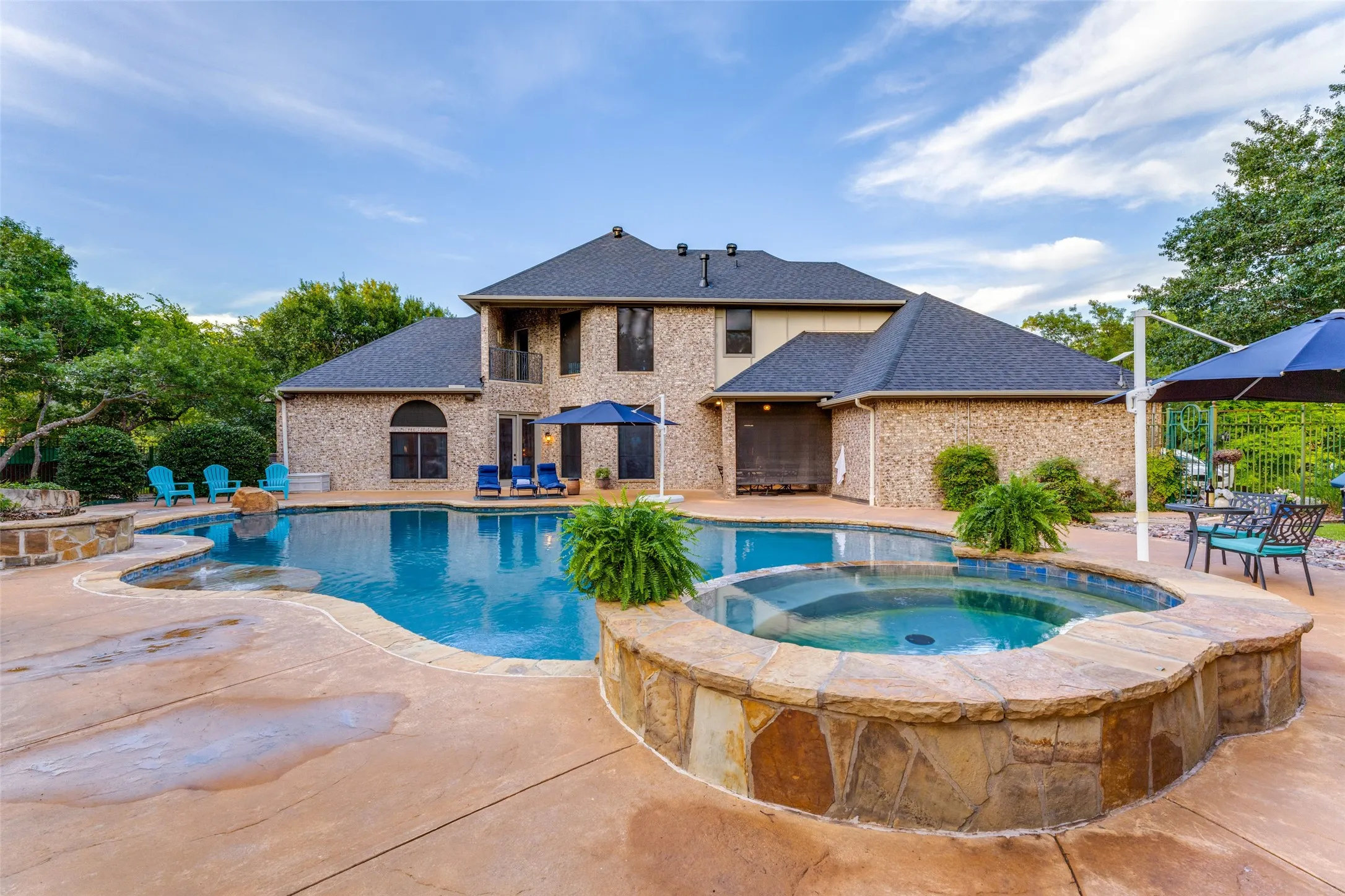 Single Family Residence For Sale in Parker County , 114 Southwest Drive, Aledo, Texas 76008, 4 Bedroom, 4 Bathroom, 3 Garage spaces, 3,492 Sqft, built in 2003, mls#21285638, Real Estate Agent in Aledo, Homes For Sale in Parker county, Homes For Sale in Aledo, Realtor in Aledo Texas, Real Estate Brokerage Independent Realty Texas, Luminita Cordes Realtor