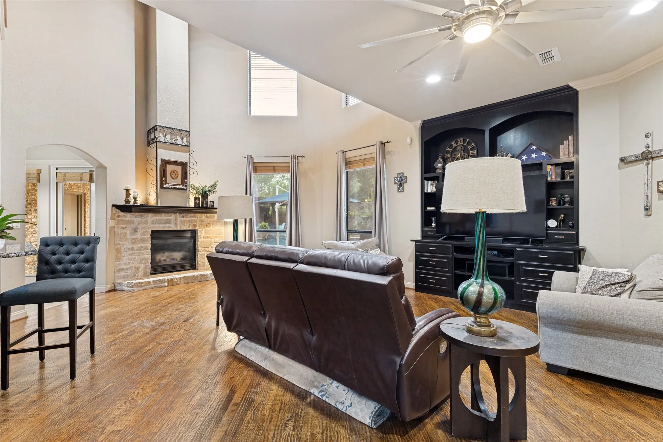 Single Family Residence For Sale in Parker County , 114 Southwest Drive, Aledo, Texas 76008, 4 Bedroom, 4 Bathroom, 3 Garage spaces, 3,492 Sqft, built in 2003, mls#21285638, Real Estate Agent in Aledo, Homes For Sale in Parker county, Homes For Sale in Aledo, Realtor in Aledo Texas, Real Estate Brokerage Independent Realty Texas, Luminita Cordes Realtor