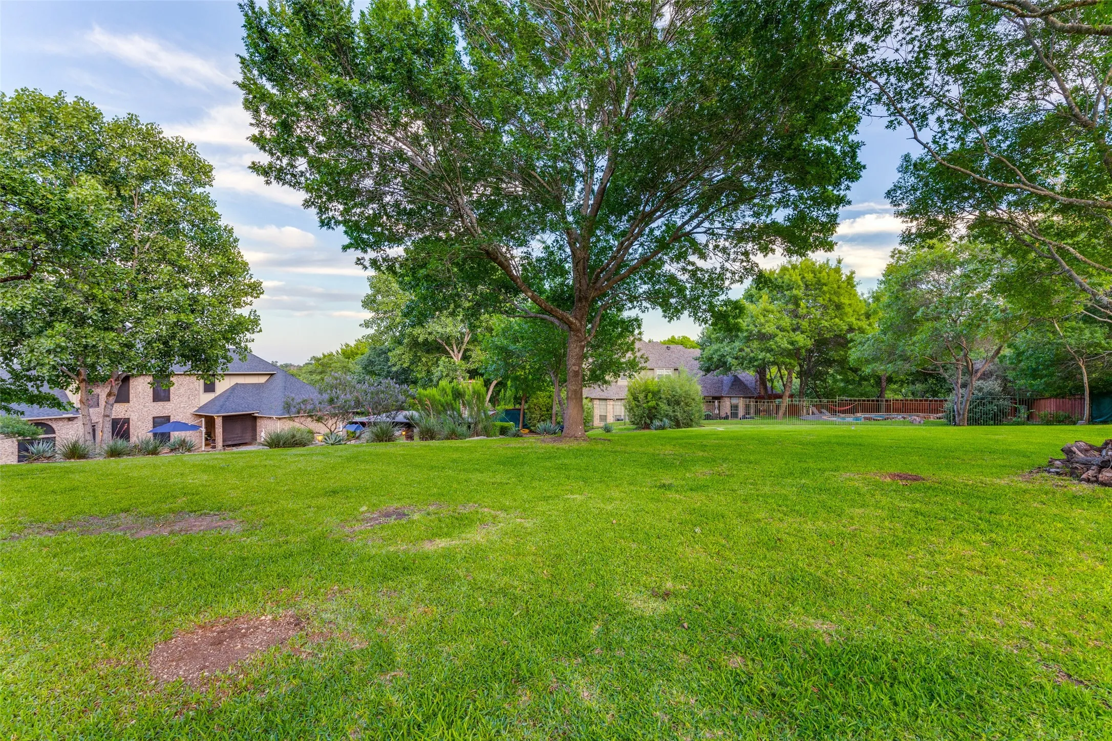 Single Family Residence For Sale in Parker County , 114 Southwest Drive, Aledo, Texas 76008, 4 Bedroom, 4 Bathroom, 3 Garage spaces, 3,492 Sqft, built in 2003, mls#21285638, Real Estate Agent in Aledo, Homes For Sale in Parker county, Homes For Sale in Aledo, Realtor in Aledo Texas, Real Estate Brokerage Independent Realty Texas, Luminita Cordes Realtor