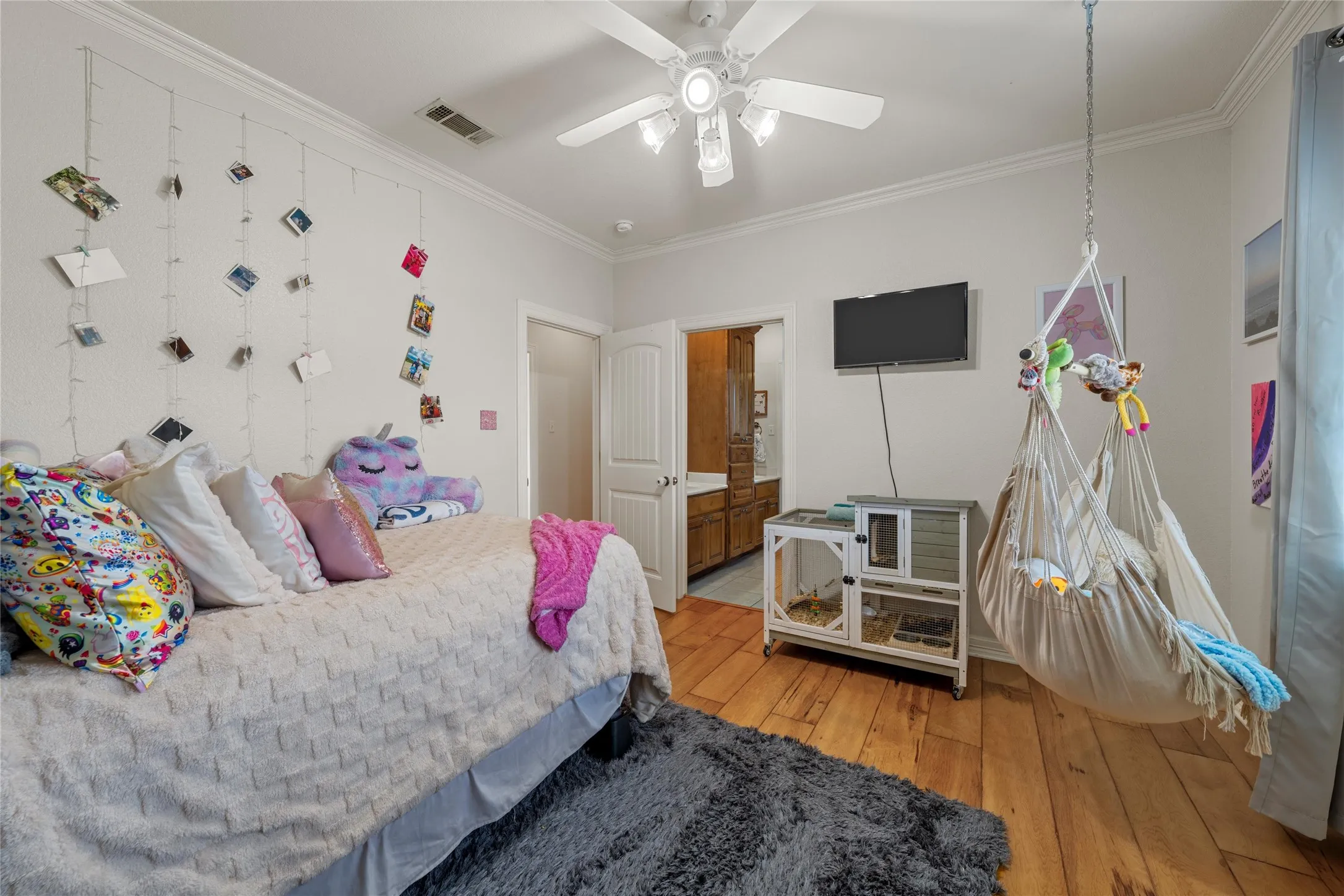 Single Family Residence For Sale in Mc Lennan County , 230 Hali Brooke Drive, China Spring, Texas 76633, 4 Bedroom, 4 Bathroom, 3 Garage spaces, 2,716 Sqft, built in 2006, mls#21287637, Real Estate Agent in China Spring, Homes For Sale in Mc Lennan county, Homes For Sale in China Spring, Realtor in China Spring Texas, Real Estate Brokerage Independent Realty Texas, Luminita Cordes Realtor