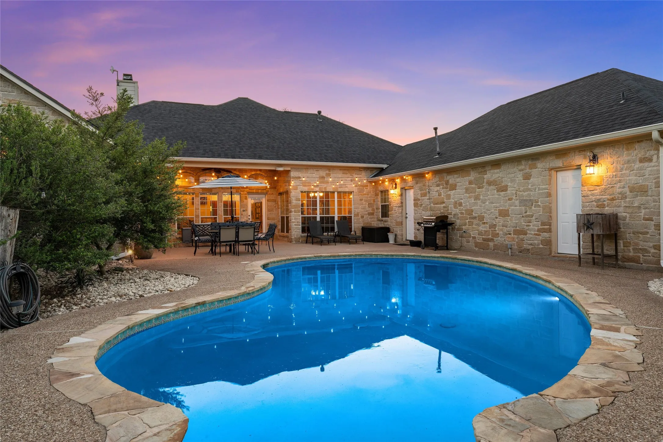 Single Family Residence For Sale in Mc Lennan County , 230 Hali Brooke Drive, China Spring, Texas 76633, 4 Bedroom, 4 Bathroom, 3 Garage spaces, 2,716 Sqft, built in 2006, mls#21287637, Real Estate Agent in China Spring, Homes For Sale in Mc Lennan county, Homes For Sale in China Spring, Realtor in China Spring Texas, Real Estate Brokerage Independent Realty Texas, Luminita Cordes Realtor
