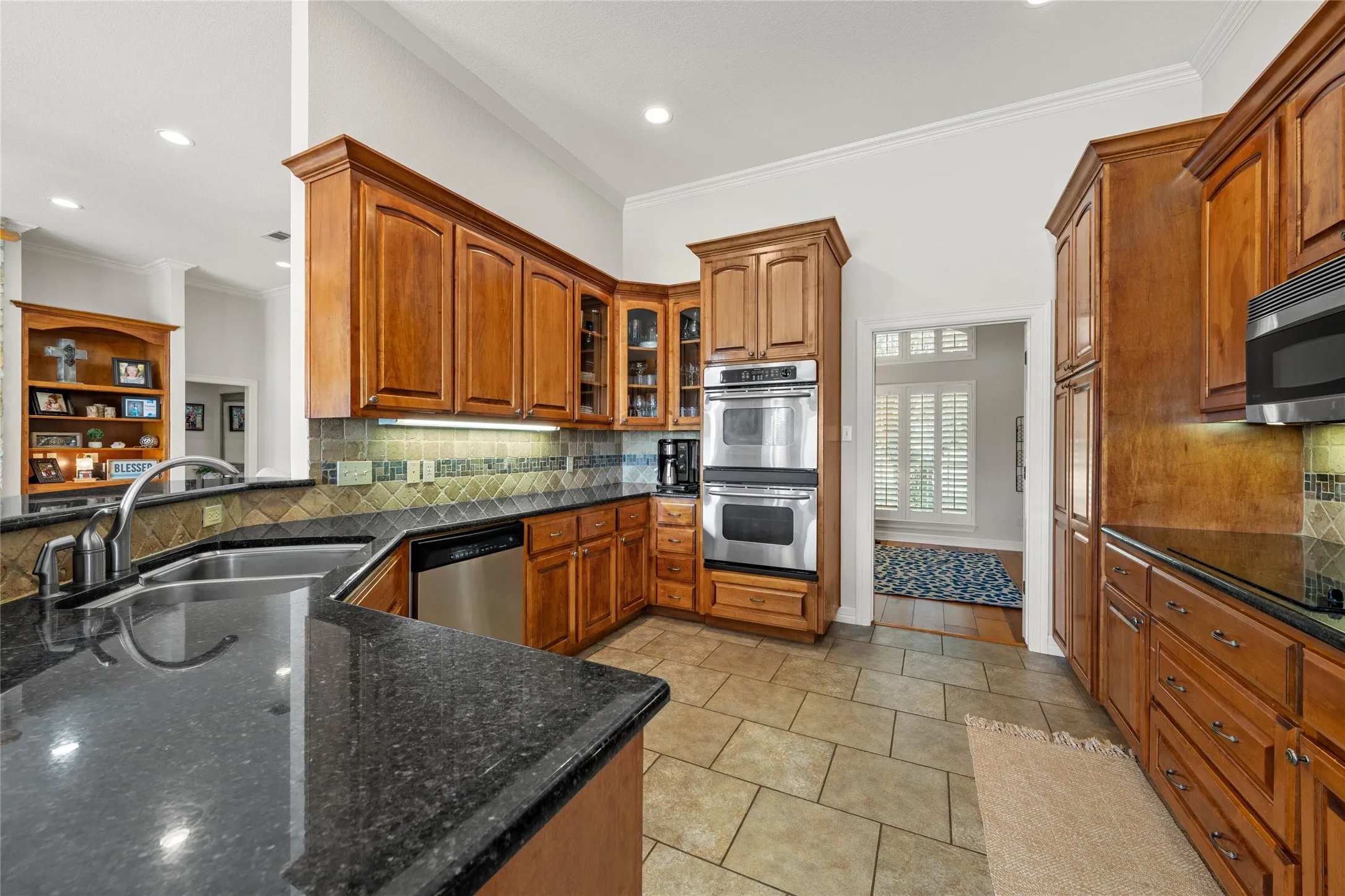 Single Family Residence For Sale in Mc Lennan County , 230 Hali Brooke Drive, China Spring, Texas 76633, 4 Bedroom, 4 Bathroom, 3 Garage spaces, 2,716 Sqft, built in 2006, mls#21287637, Real Estate Agent in China Spring, Homes For Sale in Mc Lennan county, Homes For Sale in China Spring, Realtor in China Spring Texas, Real Estate Brokerage Independent Realty Texas, Luminita Cordes Realtor