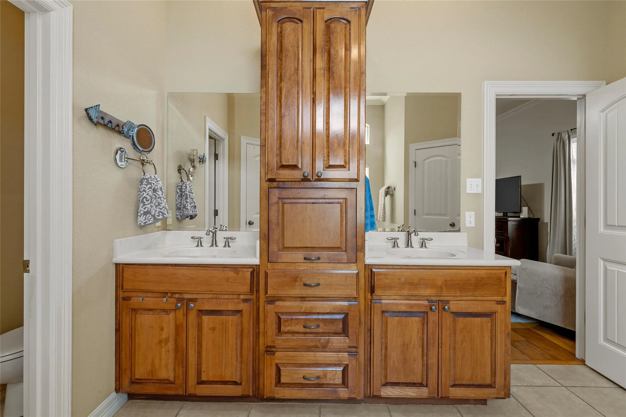 Single Family Residence For Sale in Mc Lennan County , 230 Hali Brooke Drive, China Spring, Texas 76633, 4 Bedroom, 4 Bathroom, 3 Garage spaces, 2,716 Sqft, built in 2006, mls#21287637, Real Estate Agent in China Spring, Homes For Sale in Mc Lennan county, Homes For Sale in China Spring, Realtor in China Spring Texas, Real Estate Brokerage Independent Realty Texas, Luminita Cordes Realtor