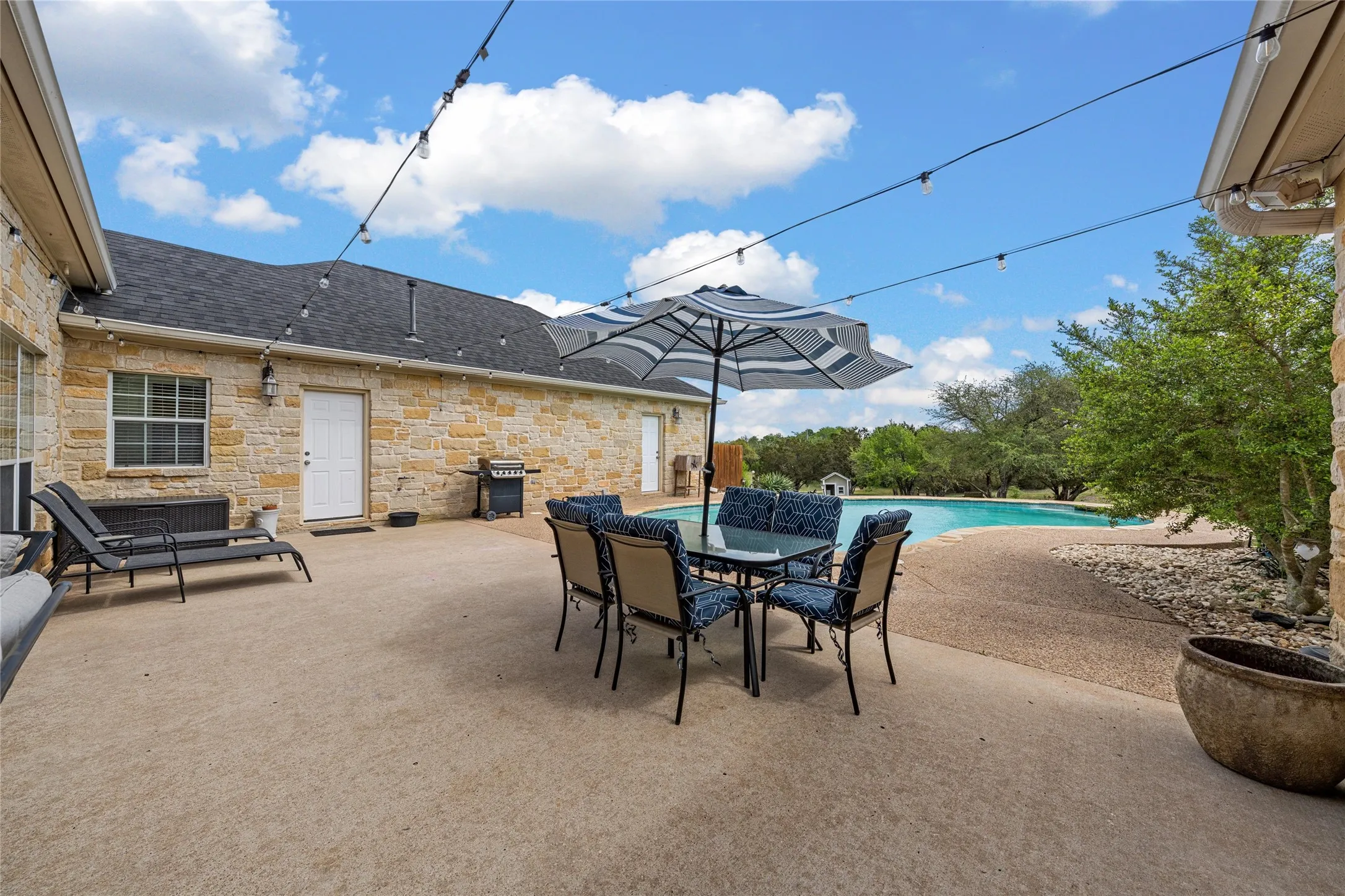 Single Family Residence For Sale in Mc Lennan County , 230 Hali Brooke Drive, China Spring, Texas 76633, 4 Bedroom, 4 Bathroom, 3 Garage spaces, 2,716 Sqft, built in 2006, mls#21287637, Real Estate Agent in China Spring, Homes For Sale in Mc Lennan county, Homes For Sale in China Spring, Realtor in China Spring Texas, Real Estate Brokerage Independent Realty Texas, Luminita Cordes Realtor