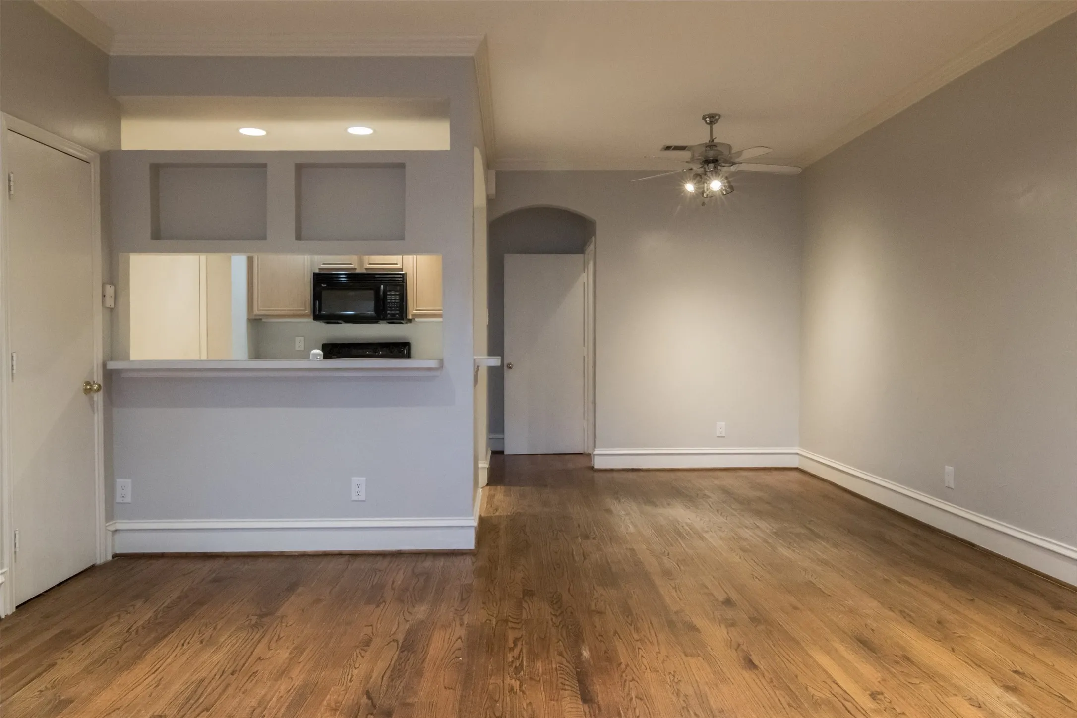 Townhouse For Rent in Dallas County , 3904 Brandon Park Drive, Garland, Texas 75044, 3 Bedroom, 3 Bathroom, Garage spaces, 1,535 Sqft, built in 1999, mls#21287795, Real Estate Agent in Garland, Homes For Rent in Dallas county, Homes For Rent in Garland, Realtor in Garland Texas, Real Estate Brokerage Independent Realty Texas, Luminita Cordes Realtor