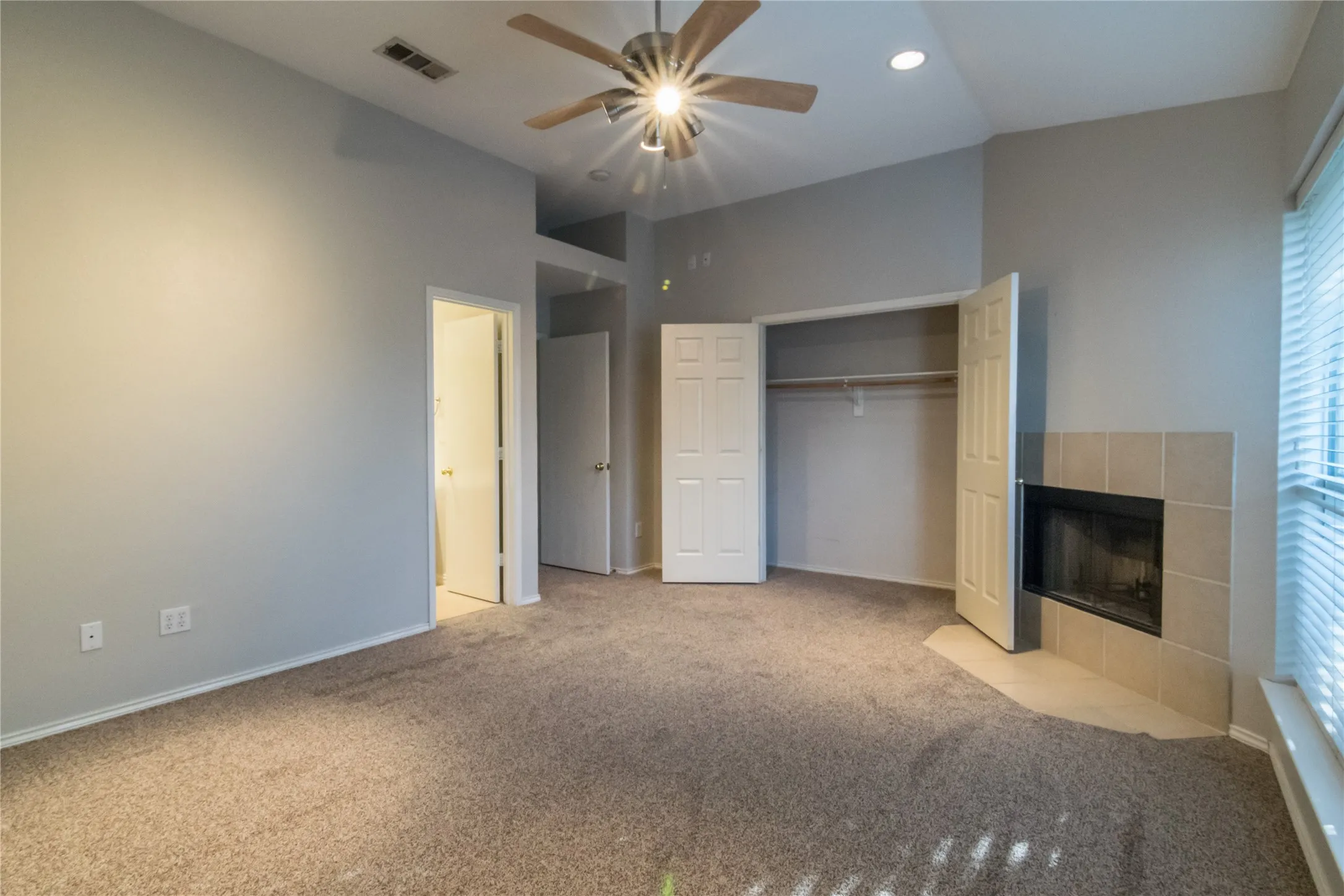 Townhouse For Rent in Dallas County , 3904 Brandon Park Drive, Garland, Texas 75044, 3 Bedroom, 3 Bathroom, Garage spaces, 1,535 Sqft, built in 1999, mls#21287795, Real Estate Agent in Garland, Homes For Rent in Dallas county, Homes For Rent in Garland, Realtor in Garland Texas, Real Estate Brokerage Independent Realty Texas, Luminita Cordes Realtor