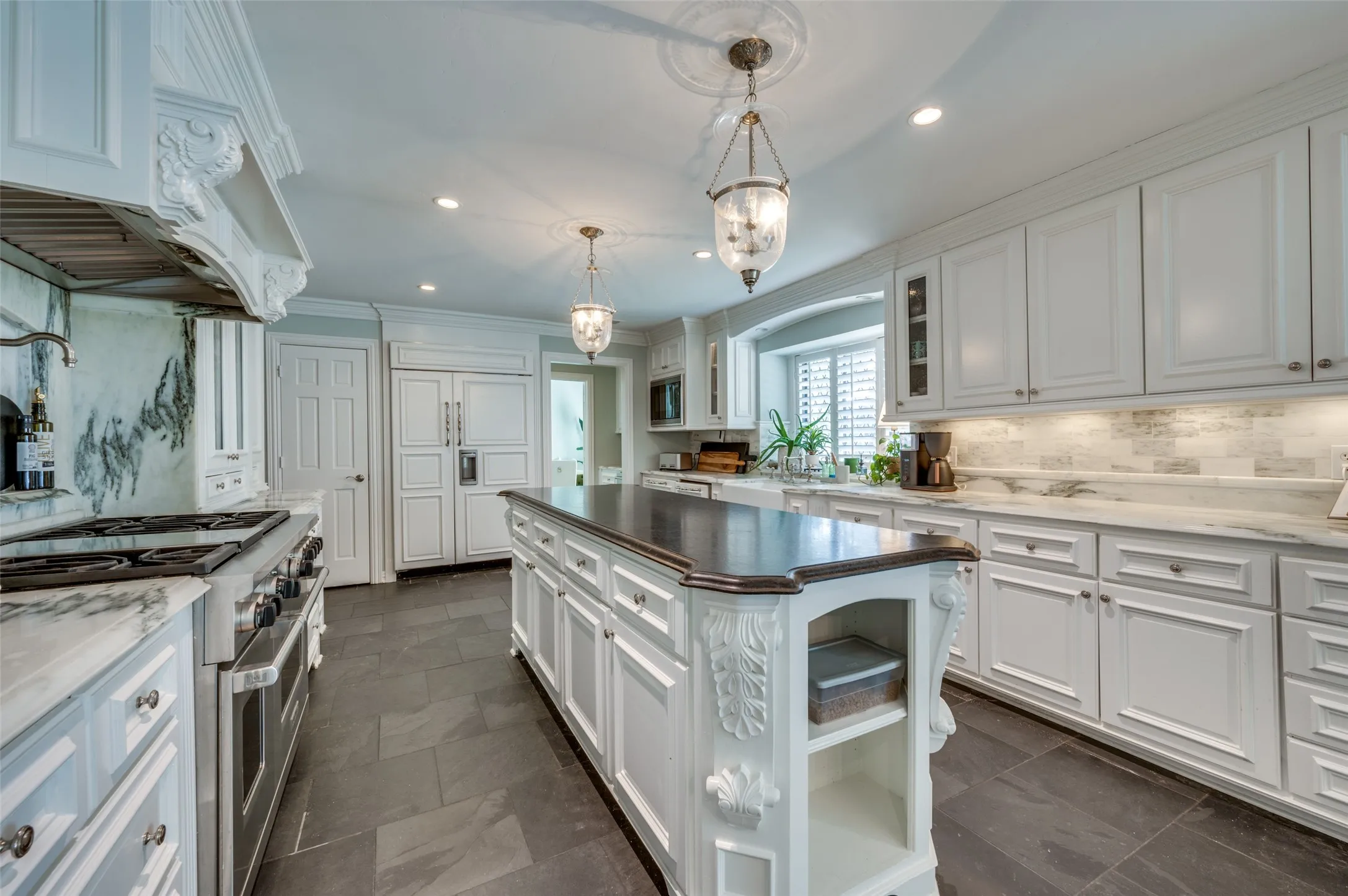 Single Family Residence For Rent in Dallas County , 5605 Lobello Drive, Dallas, Texas 75229, 5 Bedroom, 5 Bathroom, 3 Garage spaces, 5,039 Sqft, built in 1979, mls#21287086, Real Estate Agent in Dallas, Homes For Rent in Dallas county, Homes For Rent in Dallas, Realtor in Dallas Texas, Real Estate Brokerage Independent Realty Texas, Luminita Cordes Realtor