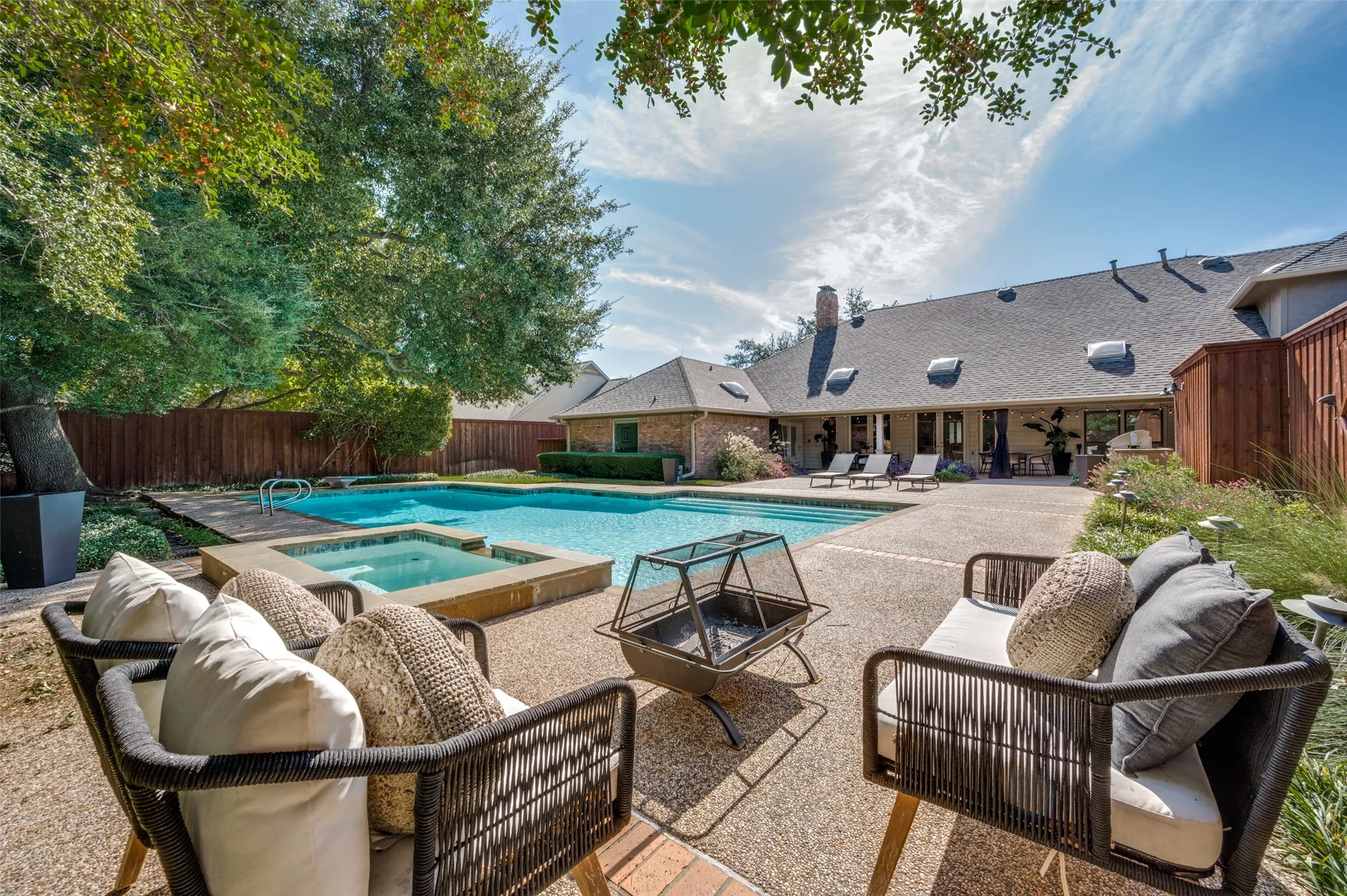 Single Family Residence For Rent