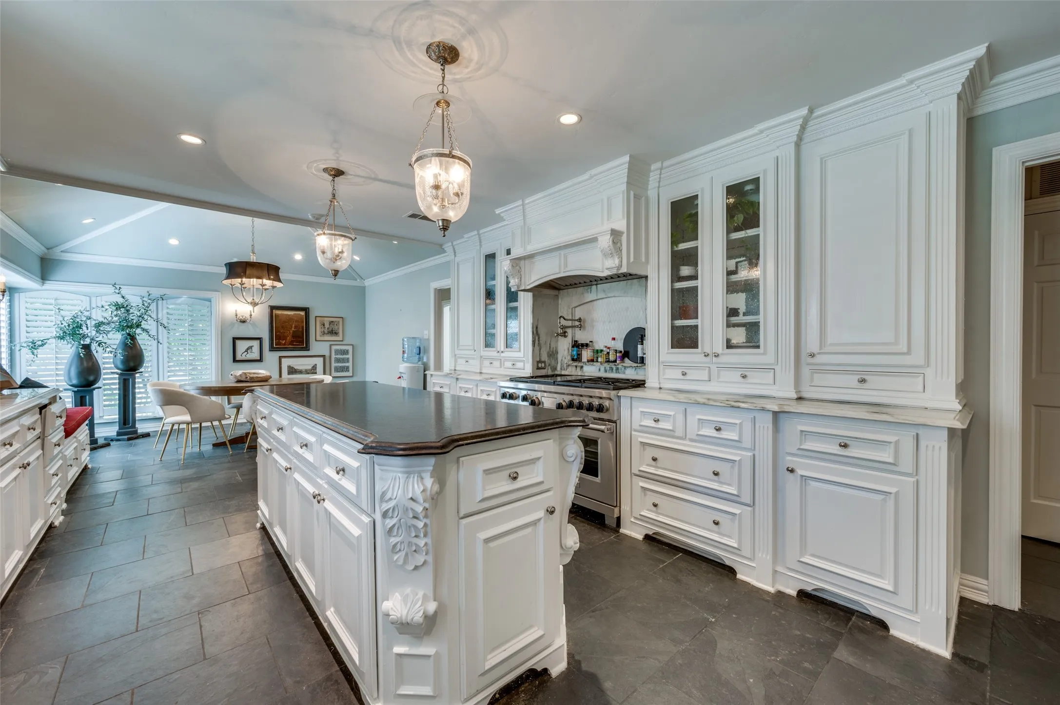 Single Family Residence For Rent in Dallas County , 5605 Lobello Drive, Dallas, Texas 75229, 5 Bedroom, 5 Bathroom, 3 Garage spaces, 5,039 Sqft, built in 1979, mls#21287086, Real Estate Agent in Dallas, Homes For Rent in Dallas county, Homes For Rent in Dallas, Realtor in Dallas Texas, Real Estate Brokerage Independent Realty Texas, Luminita Cordes Realtor